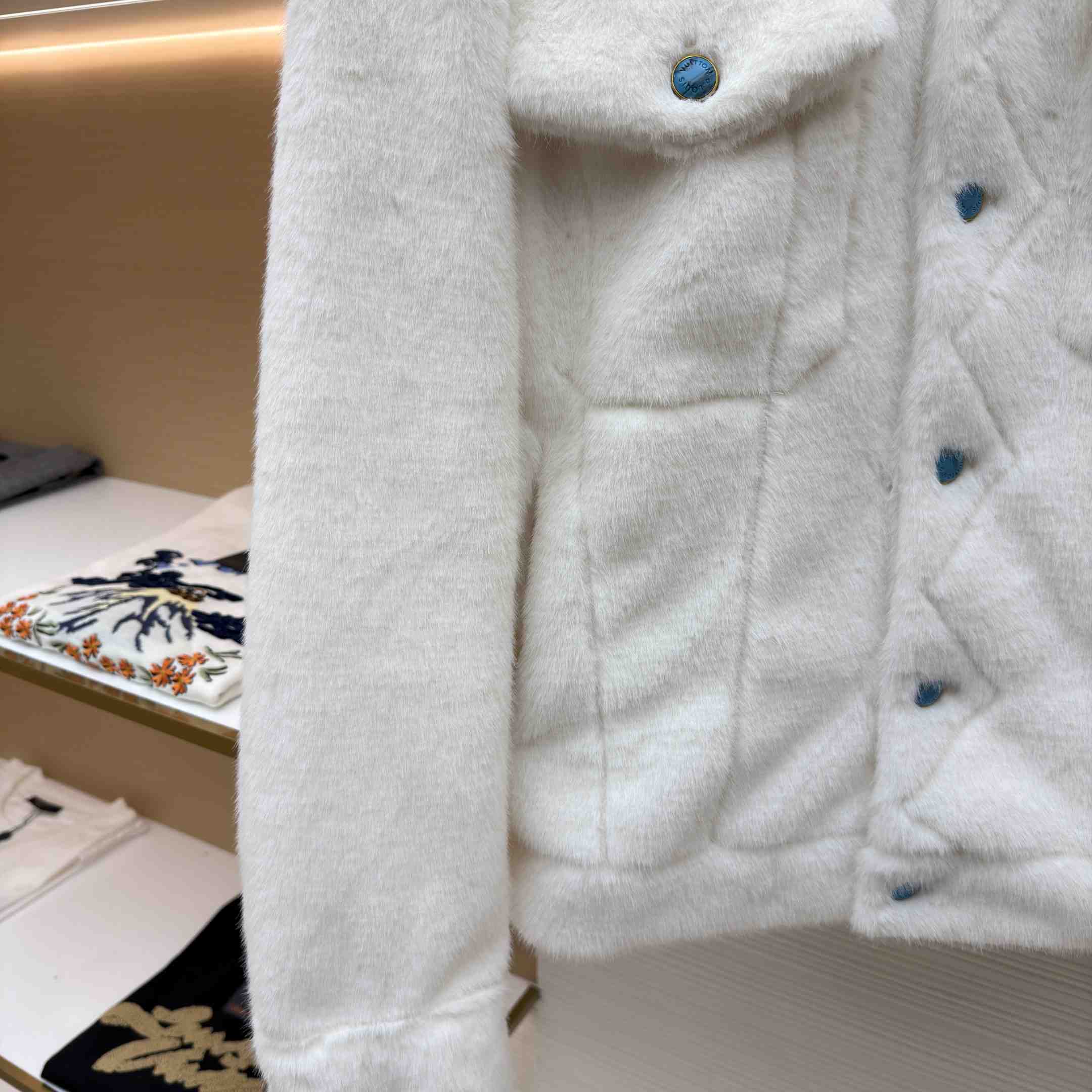 Louis Vuitton Mink Trucker Jacket   1AFXB6 - FashionPlug