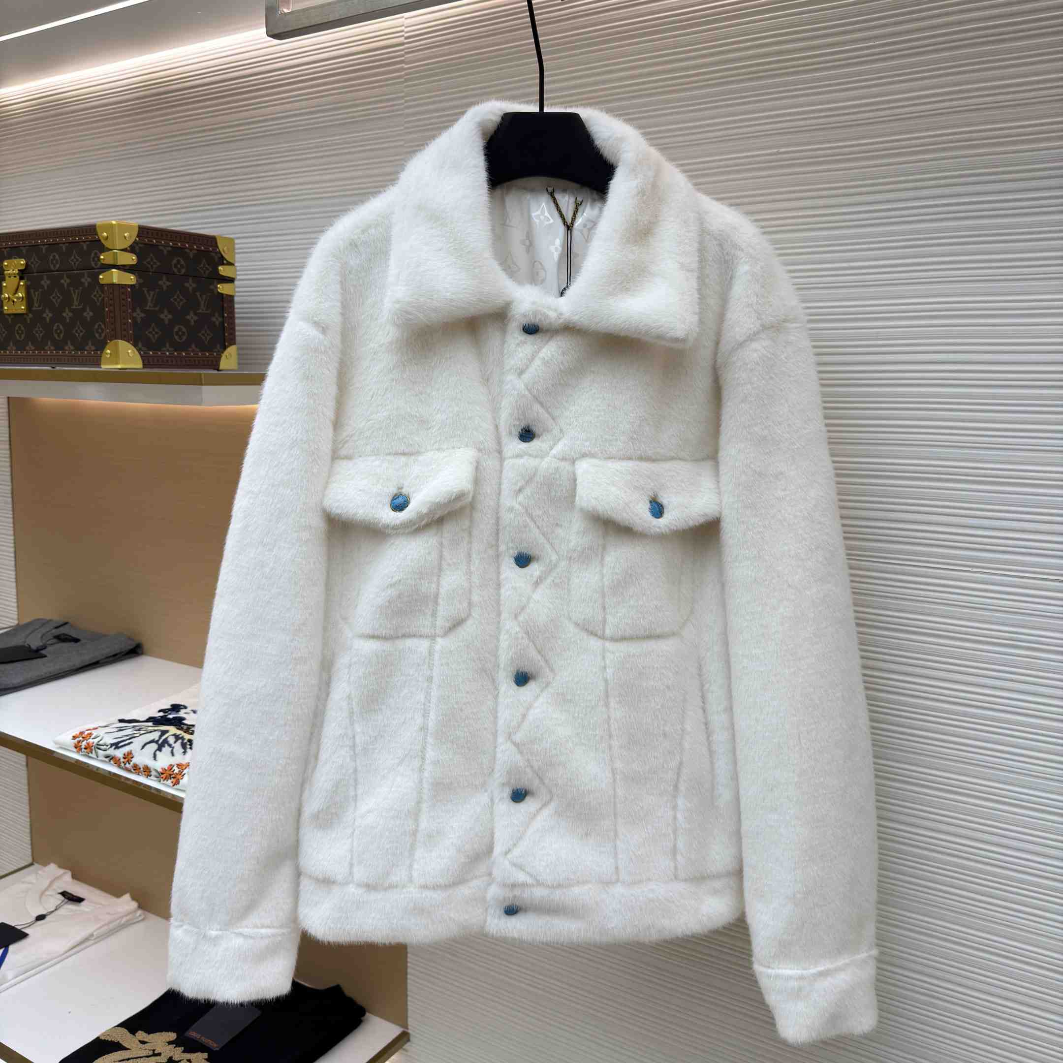 Louis Vuitton Mink Trucker Jacket   1AFXB6 - FashionPlug