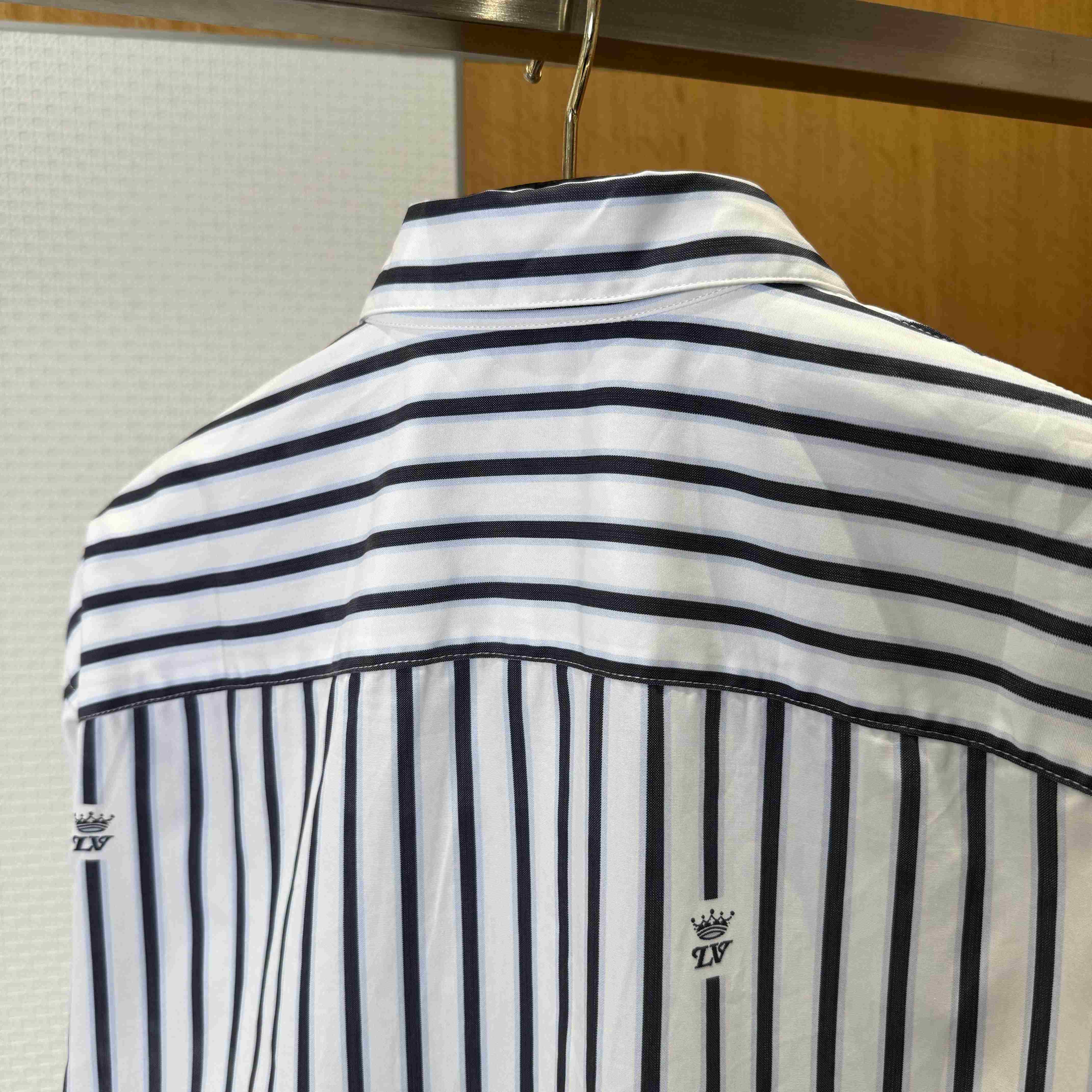 Louis Vuitton Long-Sleeved Zip-Up Shirt    1AIKA2 - FashionPlug
