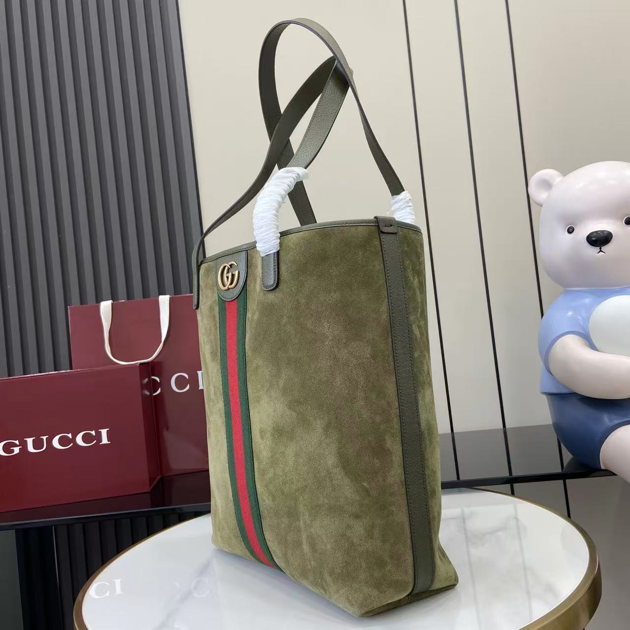 Gucci Ophidia Medium Tote Bag - FashionPlug