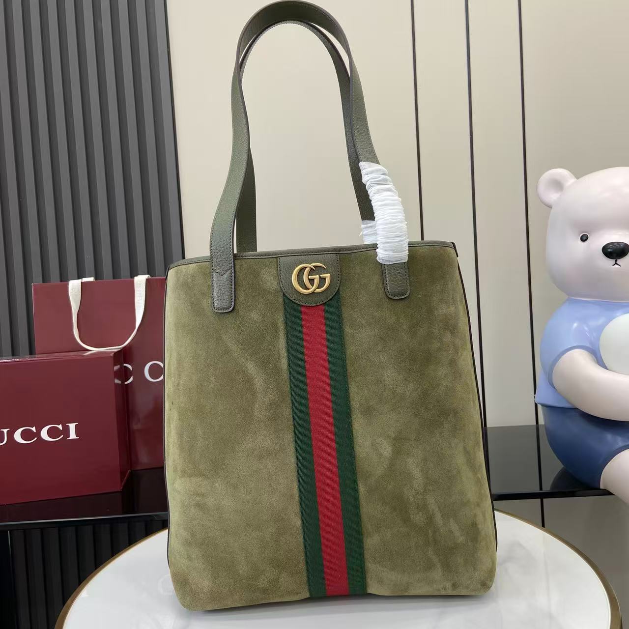 Gucci Ophidia Medium Tote Bag - FashionPlug