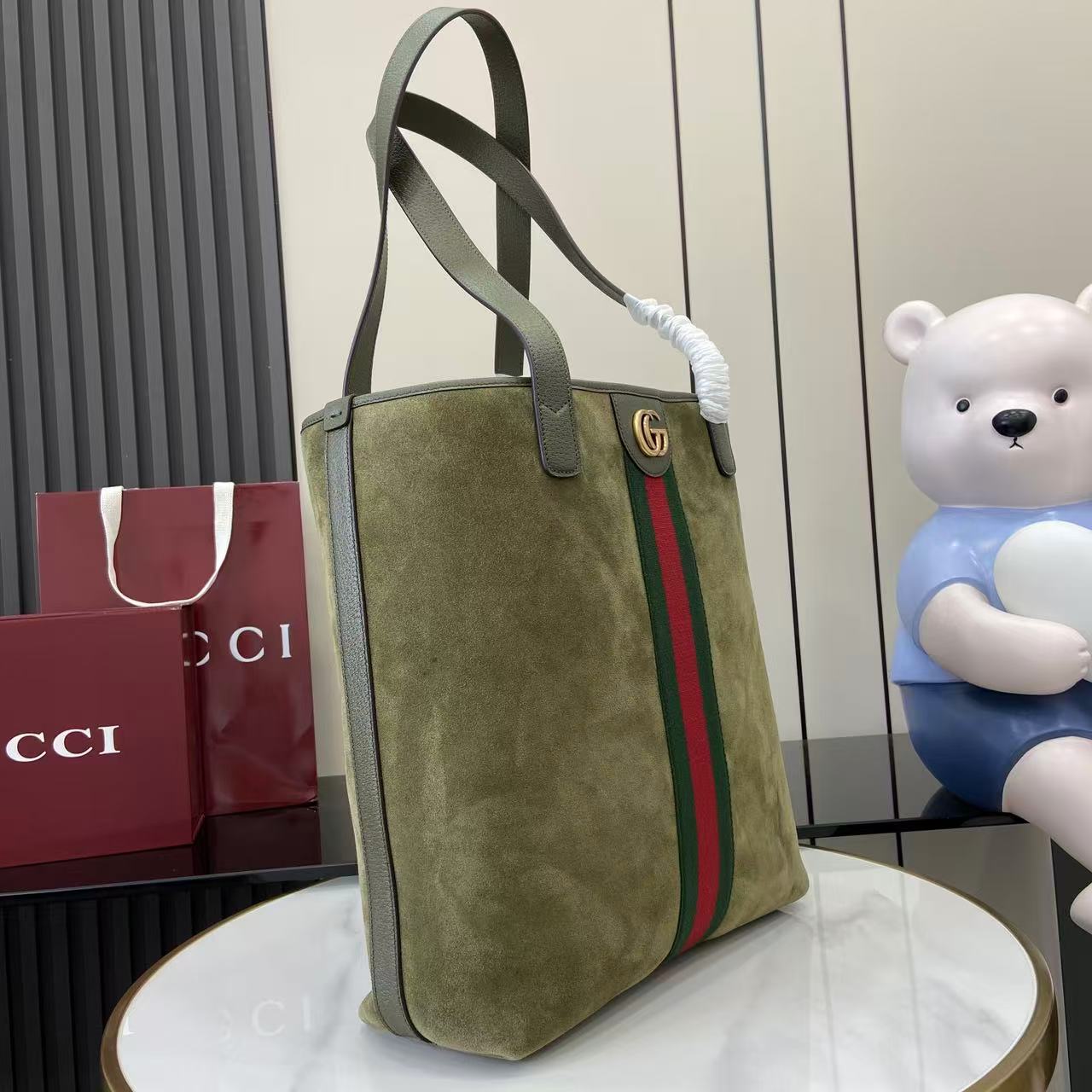 Gucci Ophidia Medium Tote Bag - FashionPlug