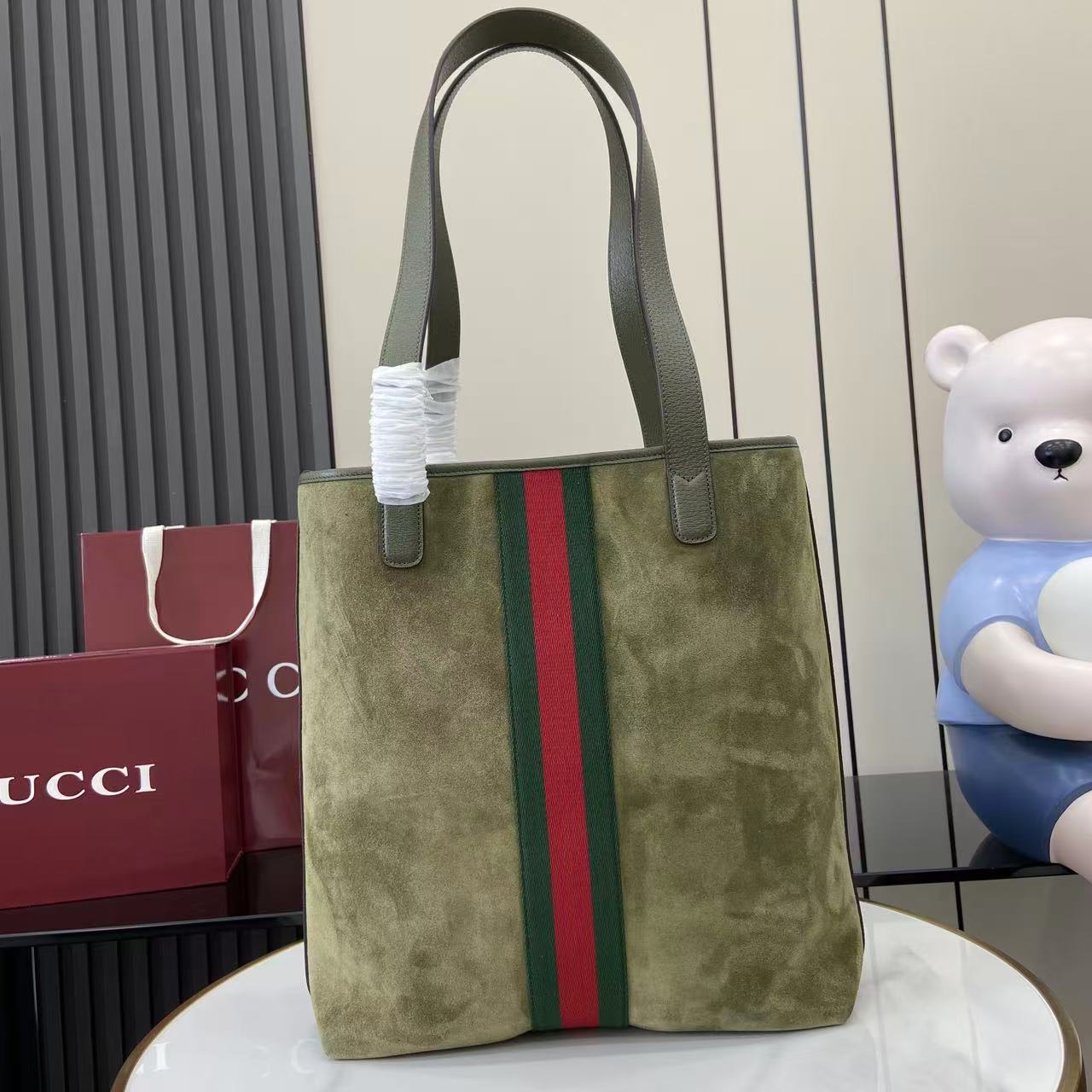 Gucci Ophidia Medium Tote Bag - FashionPlug