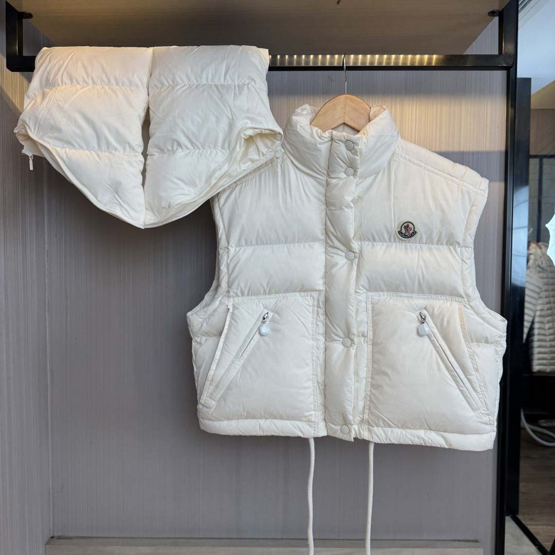 Moncler Selle 2-in-1 Short Down Jacket - FashionPlug