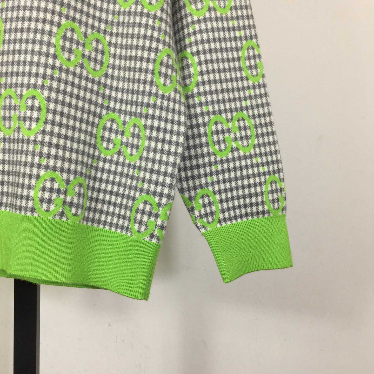 Gucci Sweater - FashionPlug