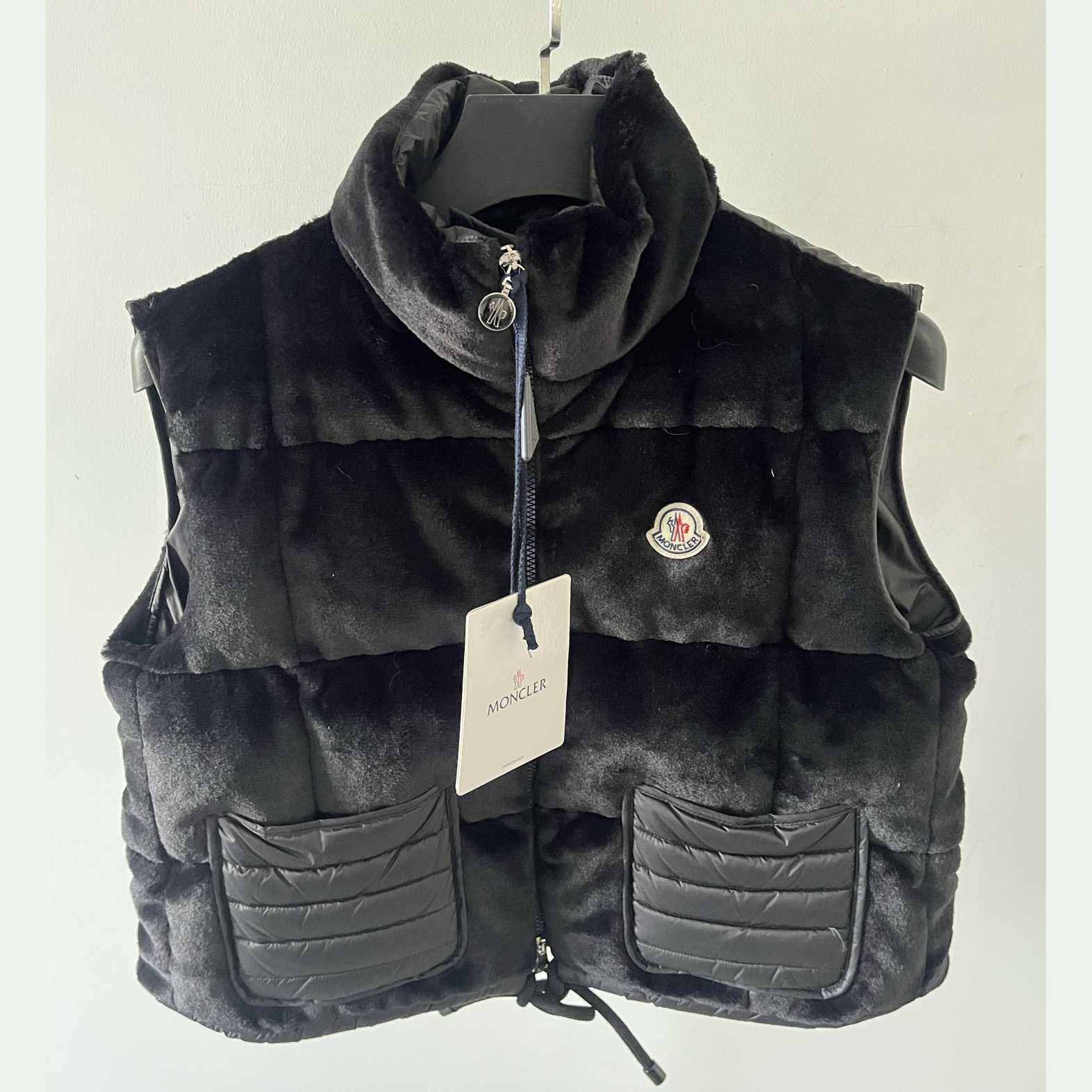 Moncler Arques Fleece-texture Gilet - FashionPlug
