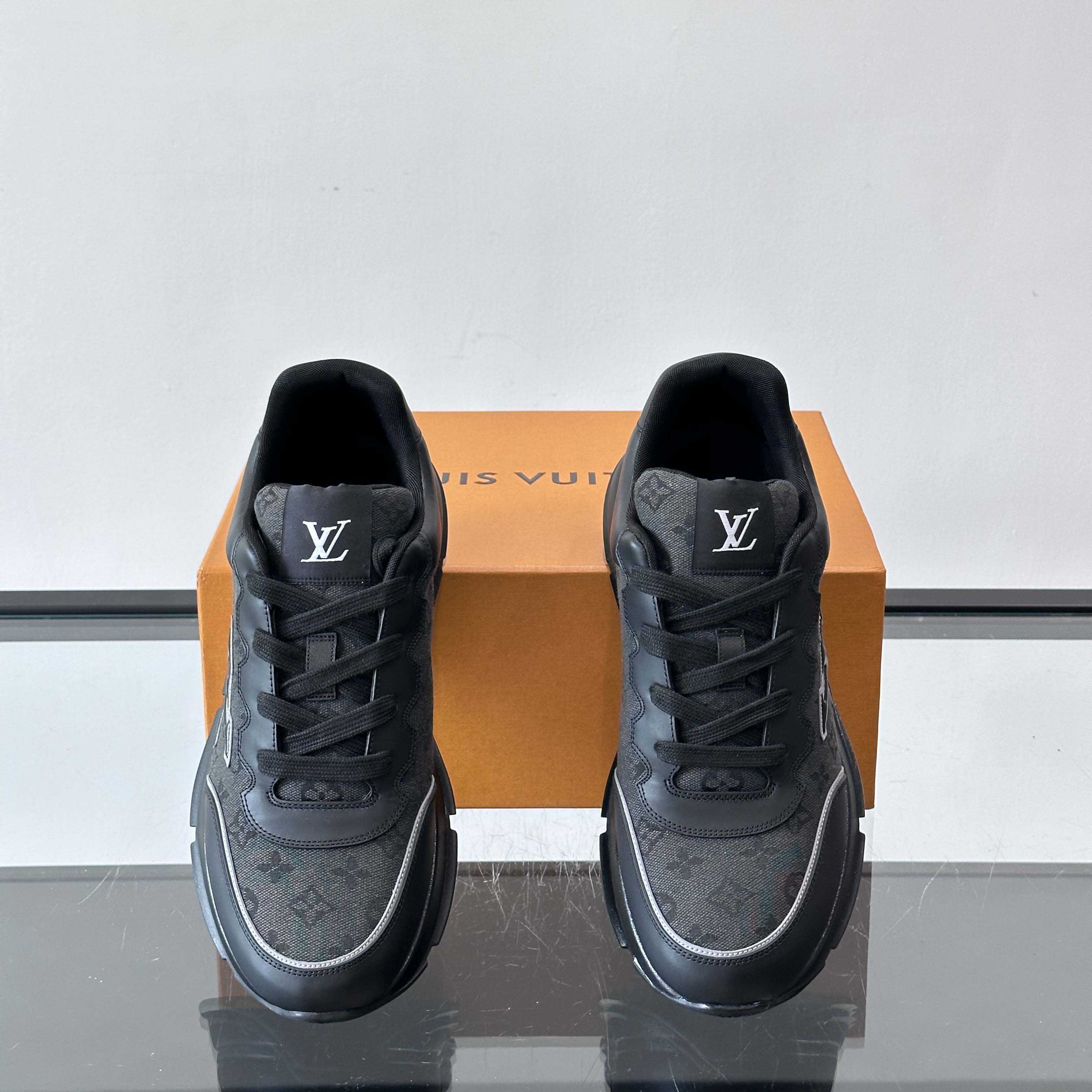 Louis Vuitton LV Classic Sneaker - FashionPlug