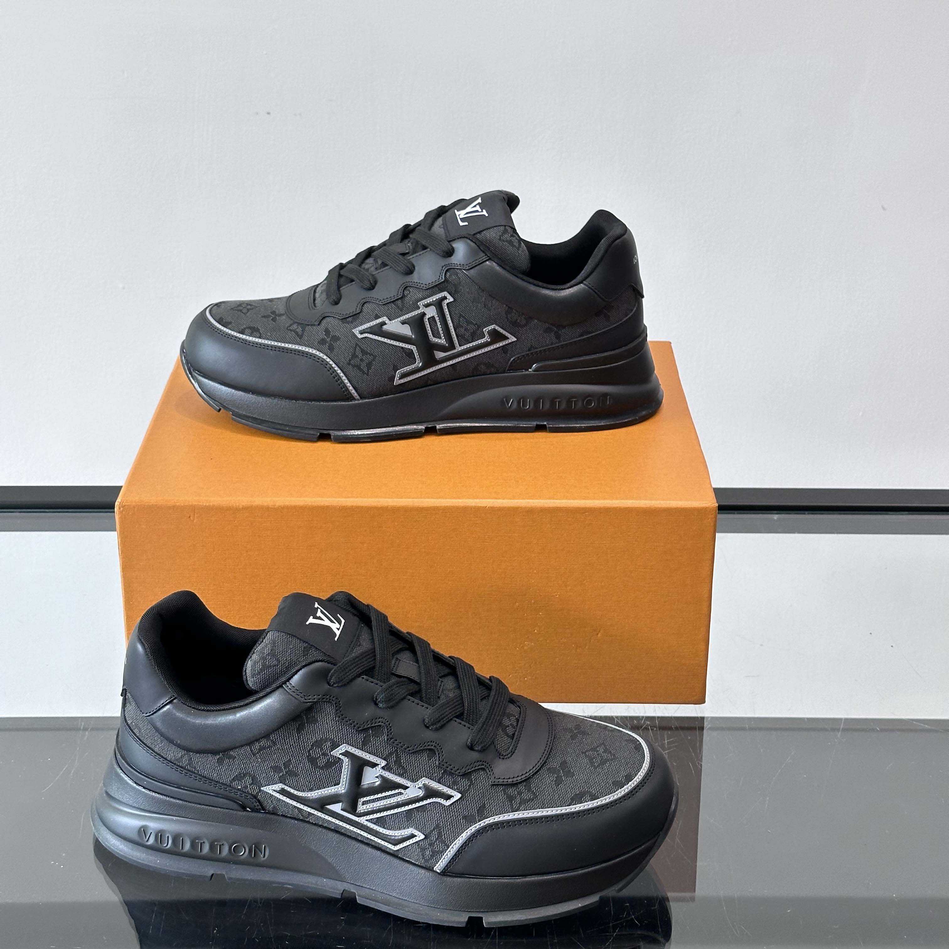 Louis Vuitton LV Classic Sneaker - FashionPlug