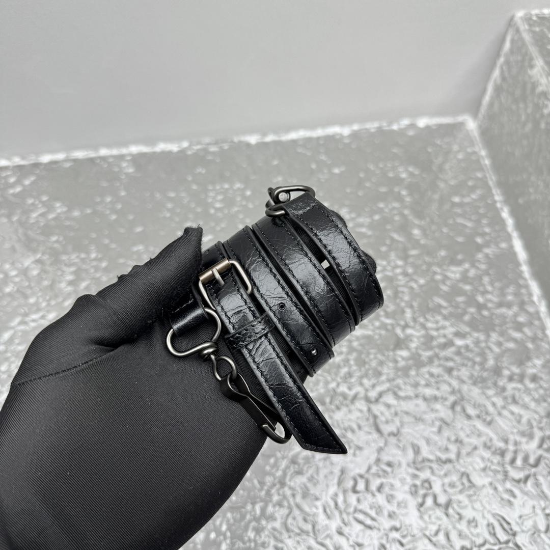 Balenciaga Le City Hobo Bag Medium In Black - FashionPlug