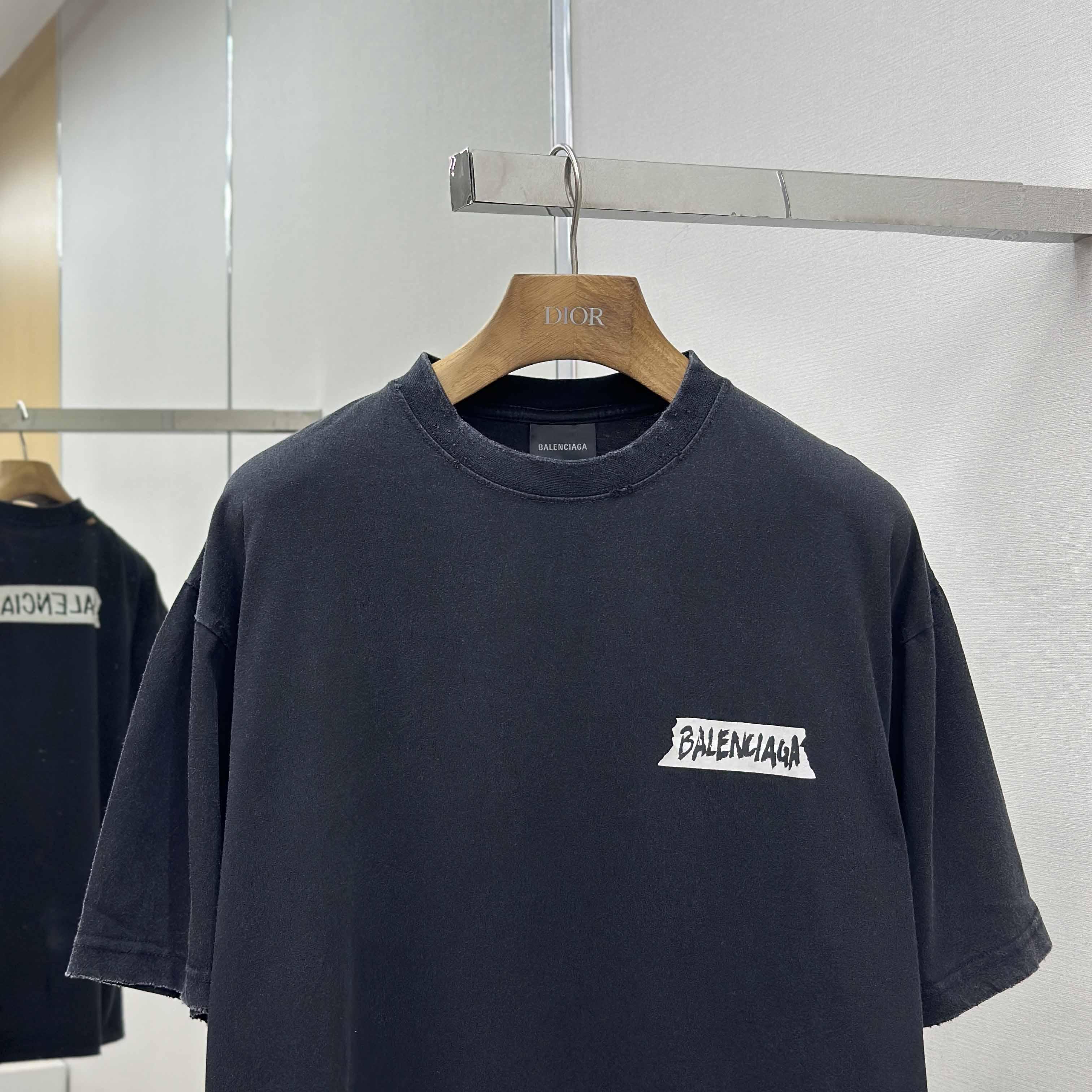 Balenciaga T-Shirt Medium Fit  - FashionPlug