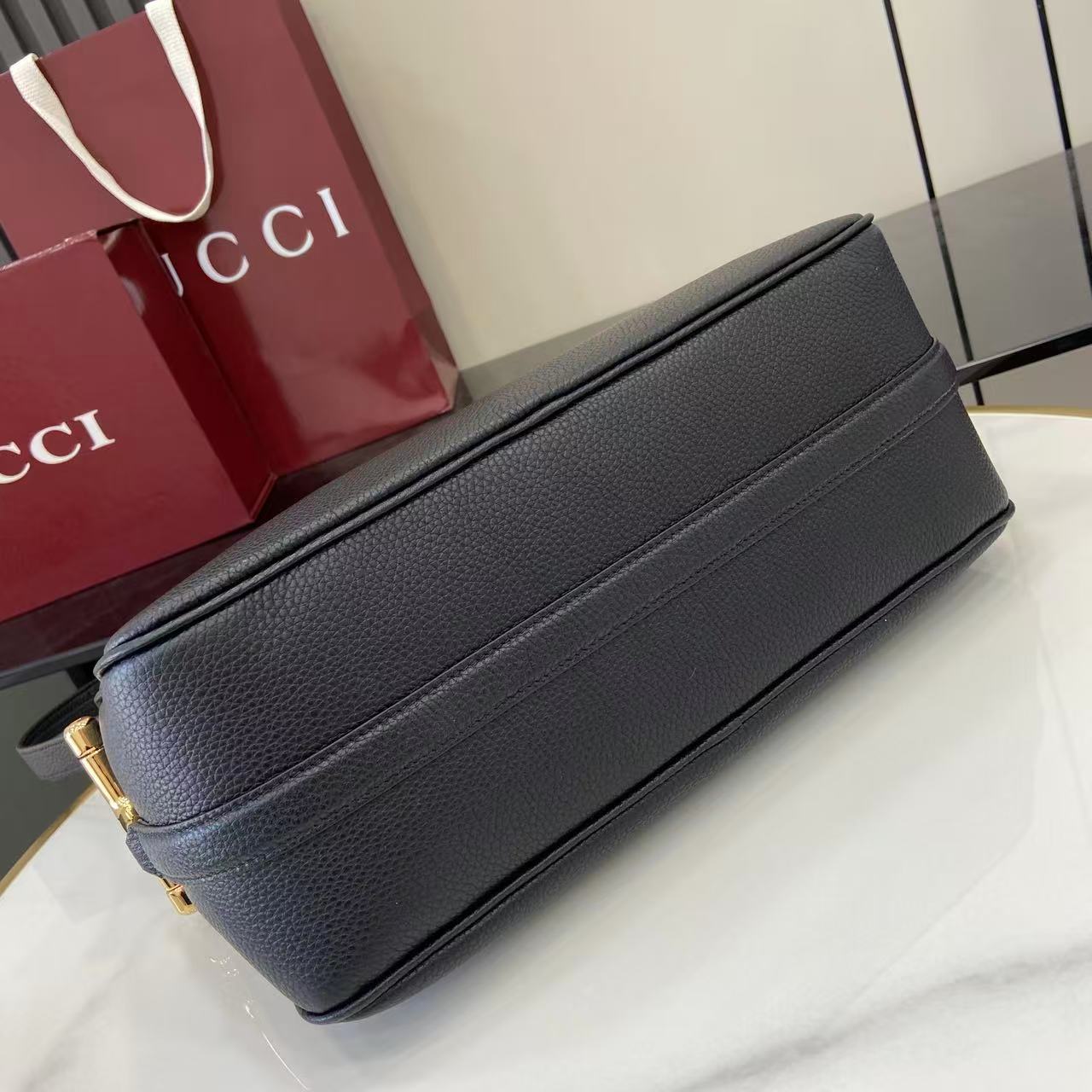 Gucci Half Horsebit Medium Shoulder Bag - FashionPlug