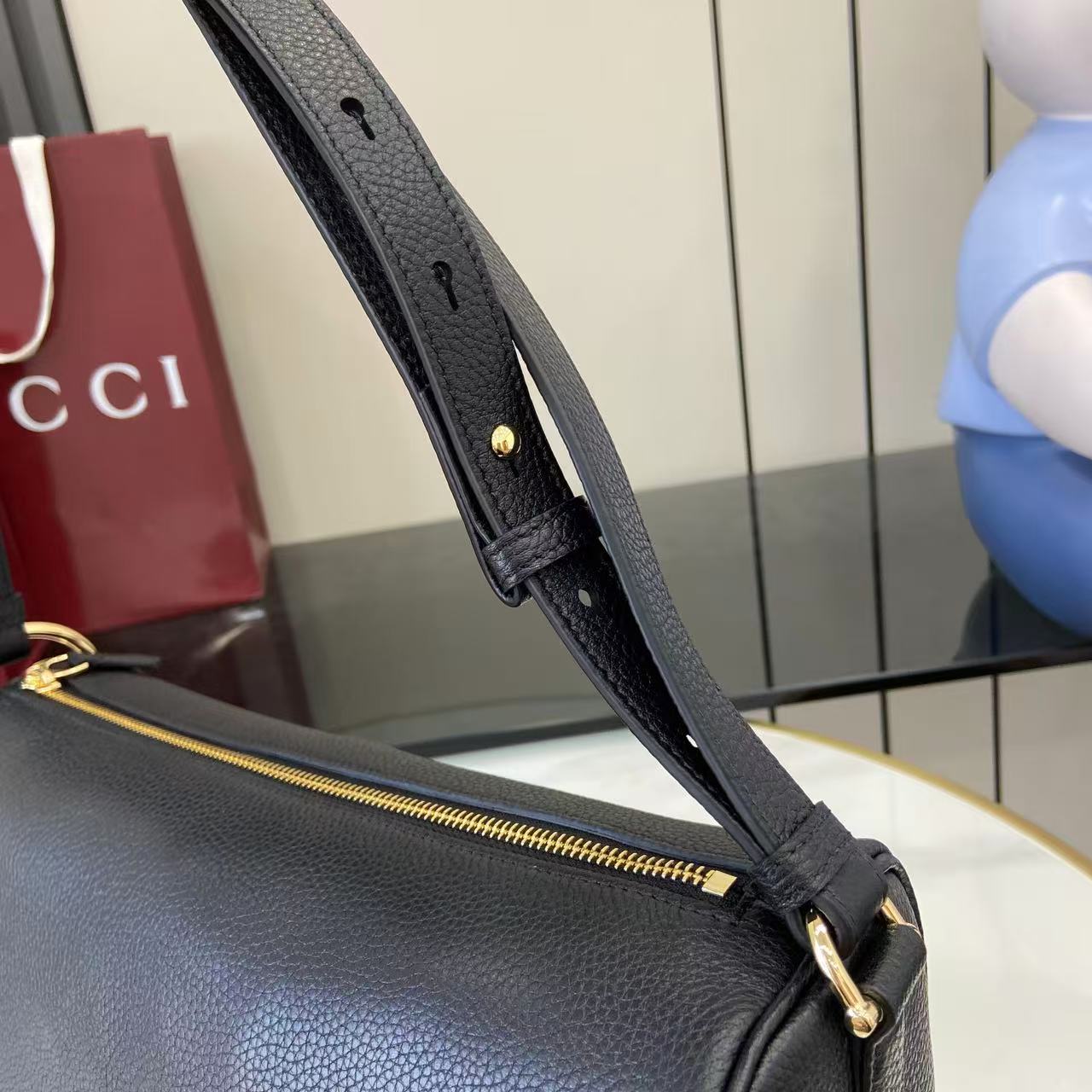 Gucci Half Horsebit Medium Shoulder Bag - FashionPlug