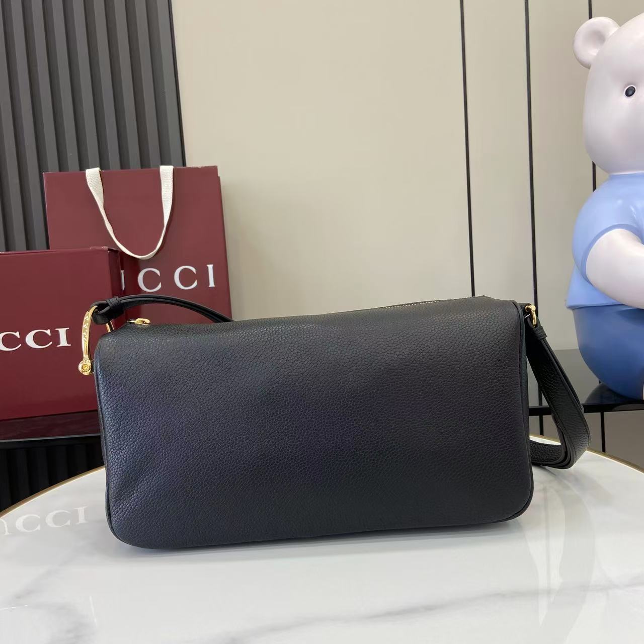 Gucci Half Horsebit Medium Shoulder Bag - FashionPlug