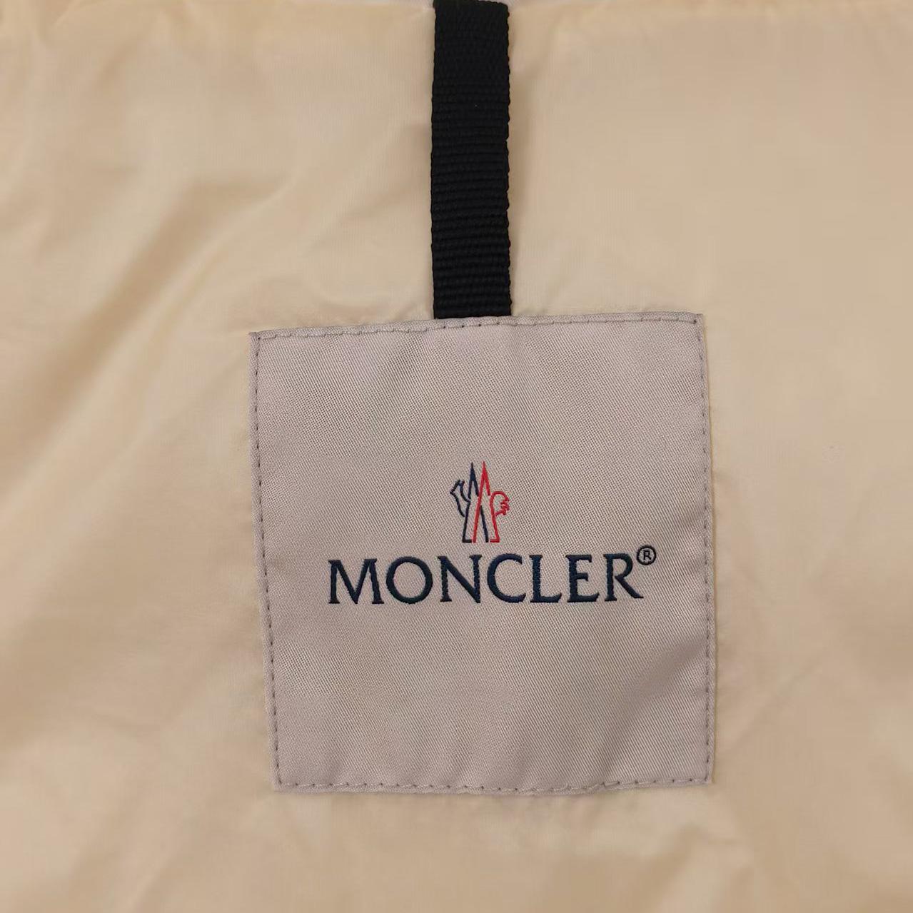 Moncler Bessettes Short Down Jacket - FashionPlug