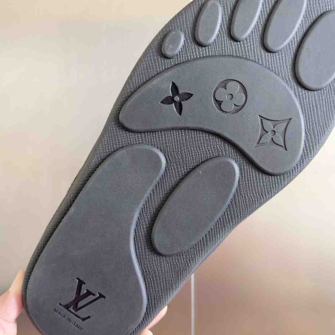 Louis Vuitton LV Yeti Slip On   1AIJCQ - FashionPlug