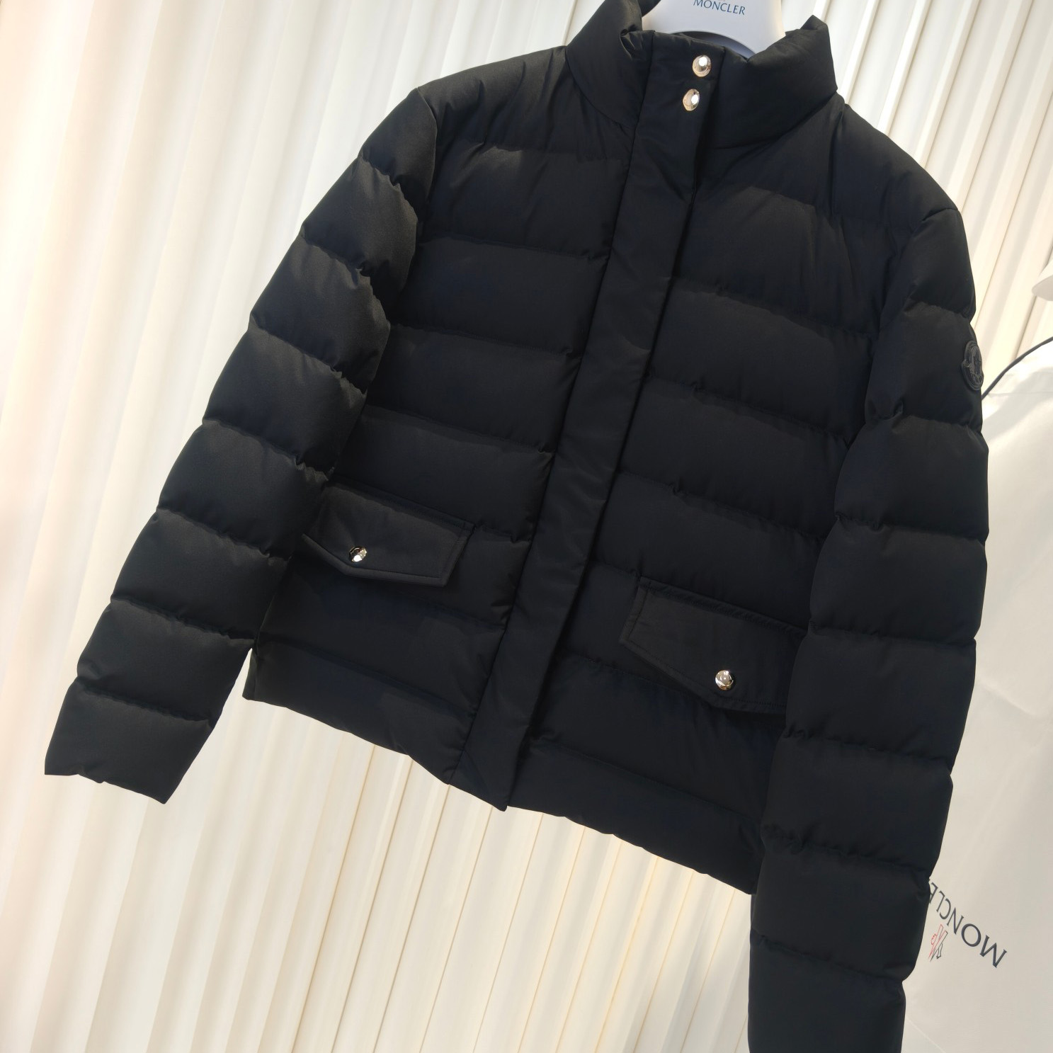 Moncler Bessettes Short Down Jacket - FashionPlug