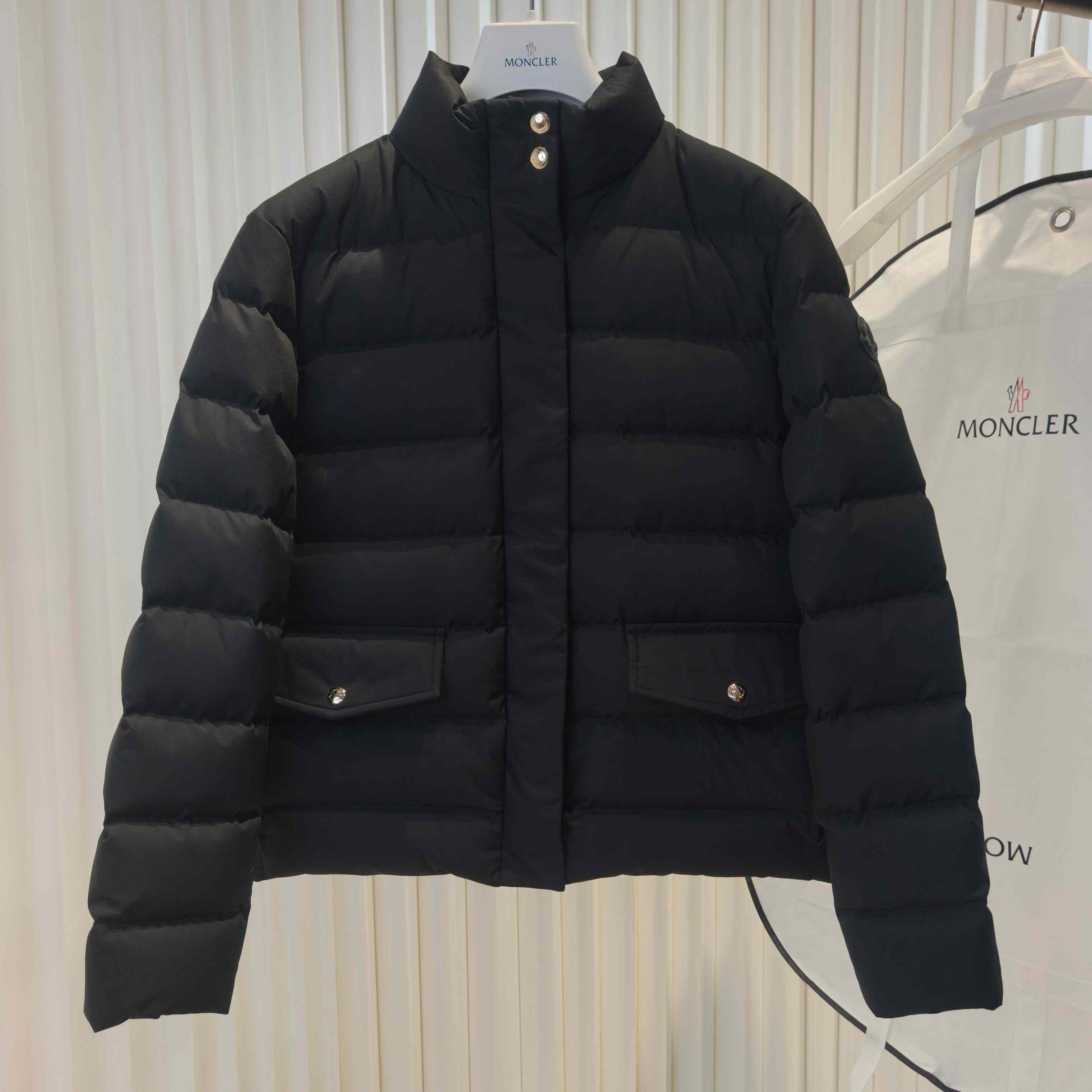 Moncler Bessettes Short Down Jacket - FashionPlug
