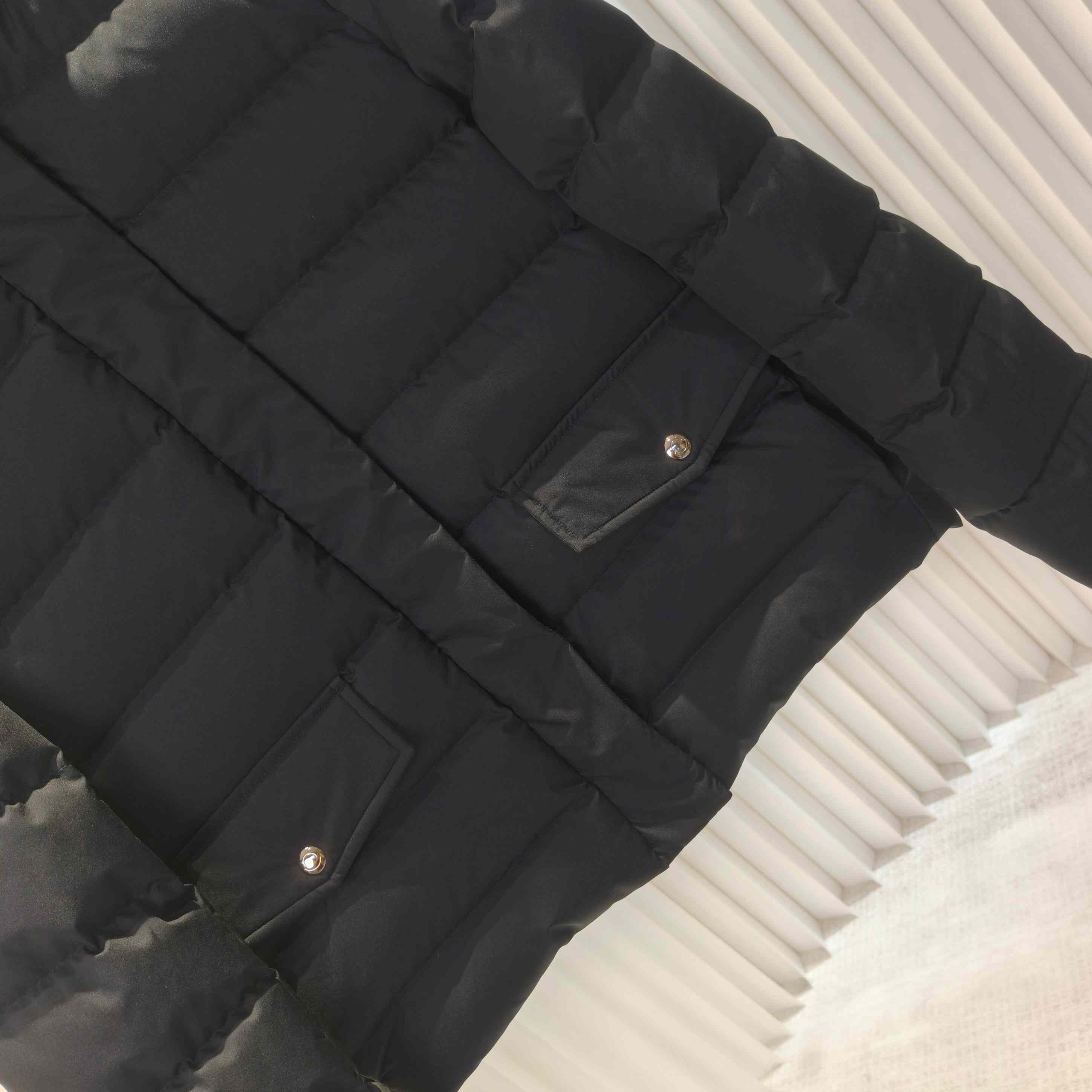 Moncler Bessettes Short Down Jacket - FashionPlug