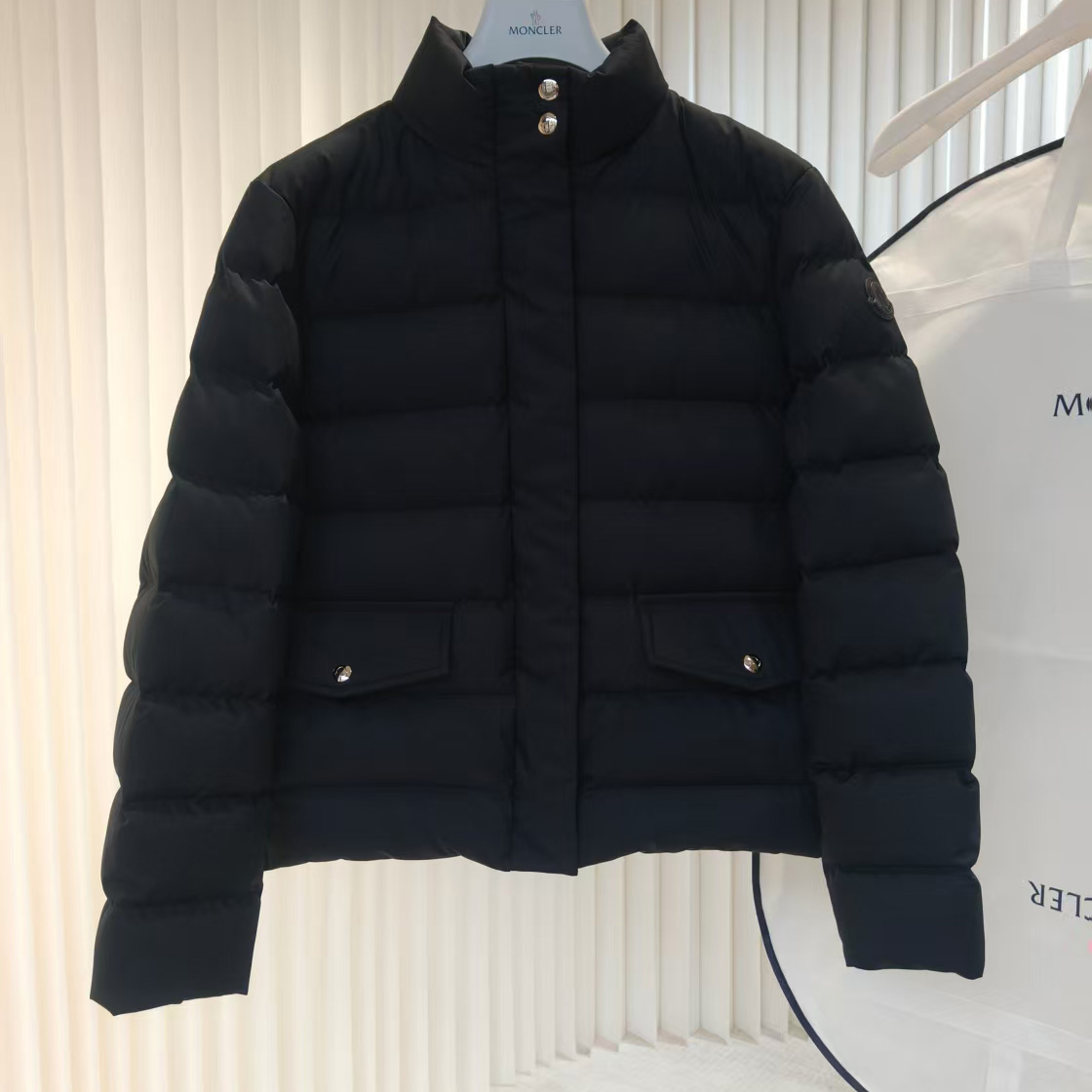 Moncler Bessettes Short Down Jacket - FashionPlug
