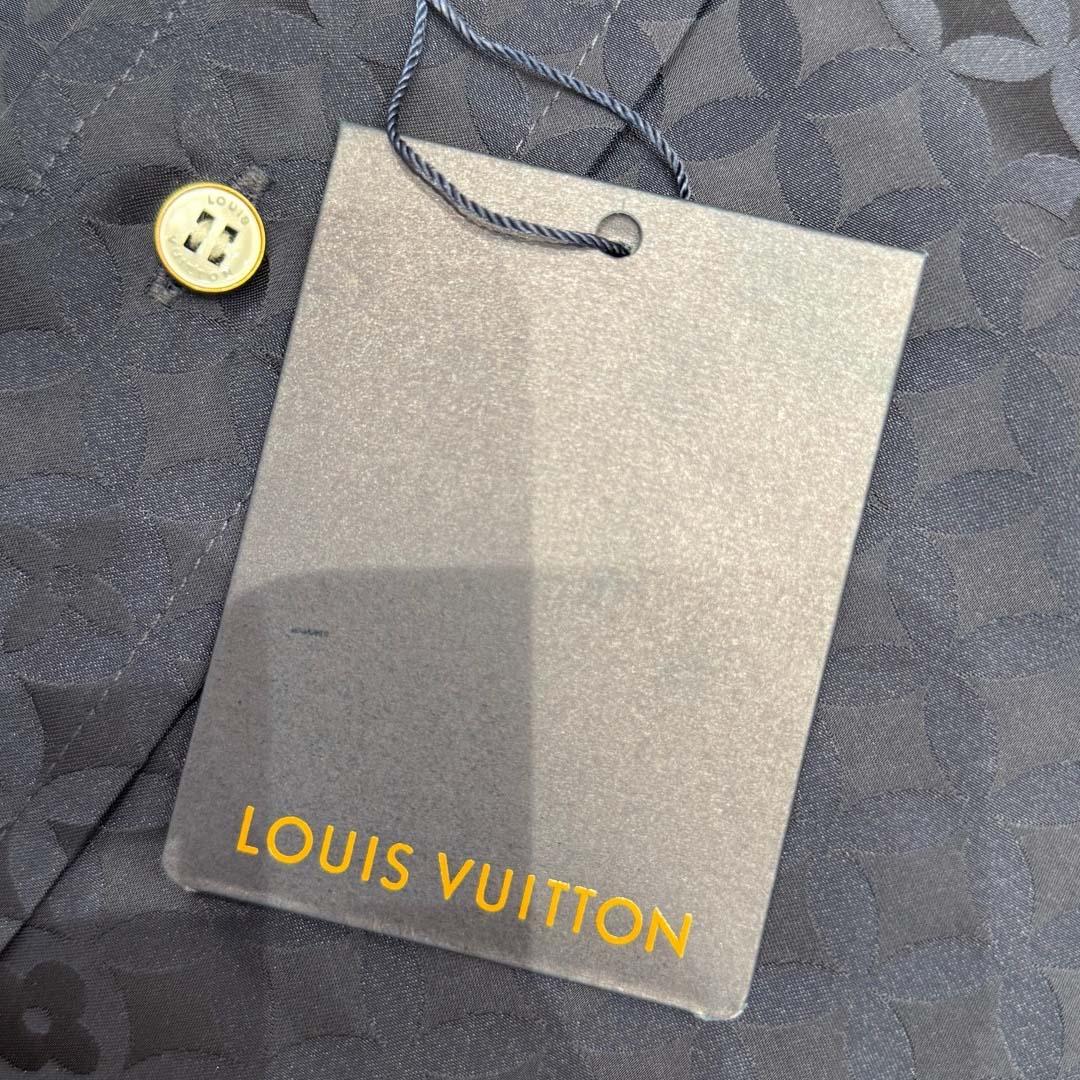 Louis Vuitton Graphic Jacquard Long-Sleeved Kimono Shirt   1AIMGI - FashionPlug