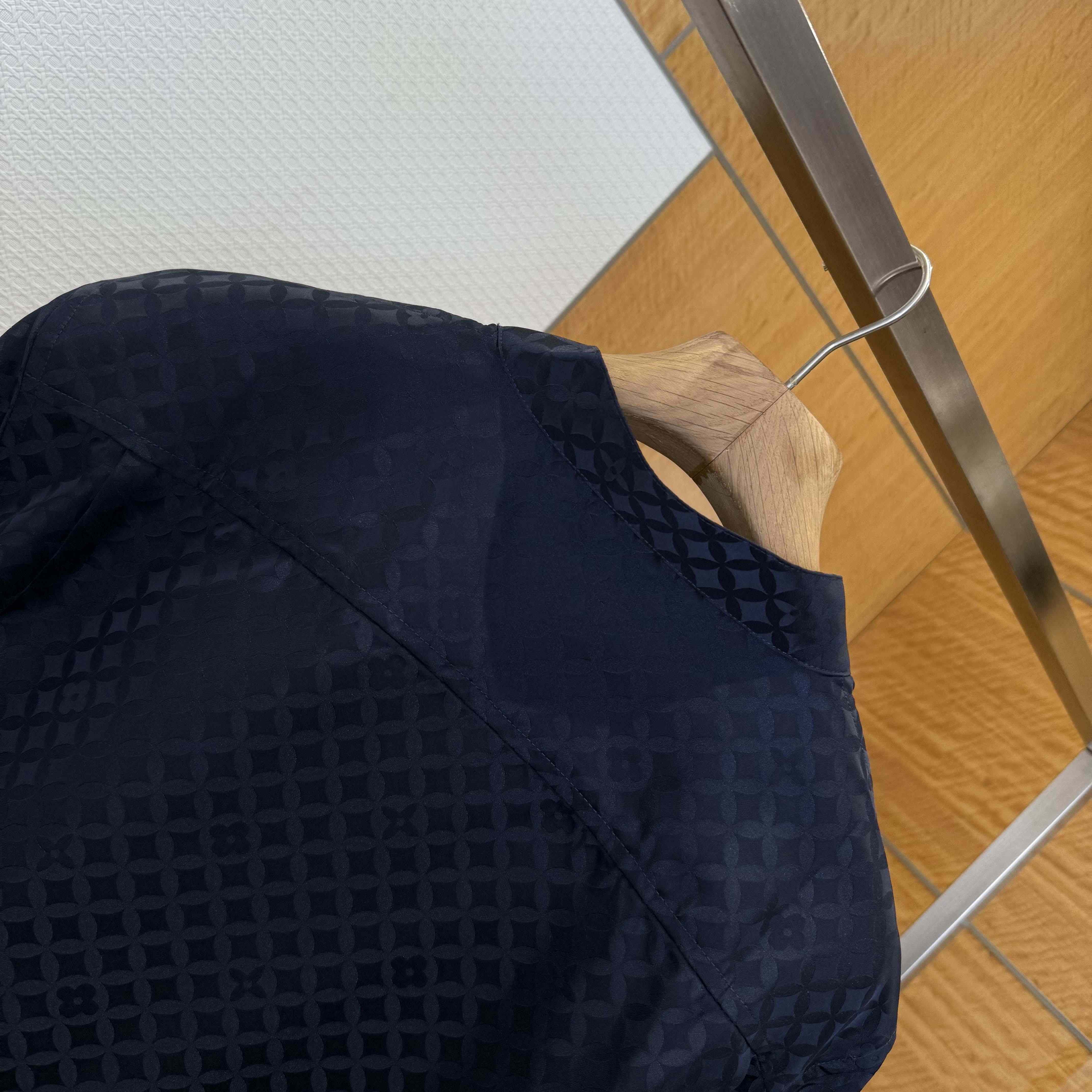 Louis Vuitton Graphic Jacquard Long-Sleeved Kimono Shirt   1AIMGI - FashionPlug