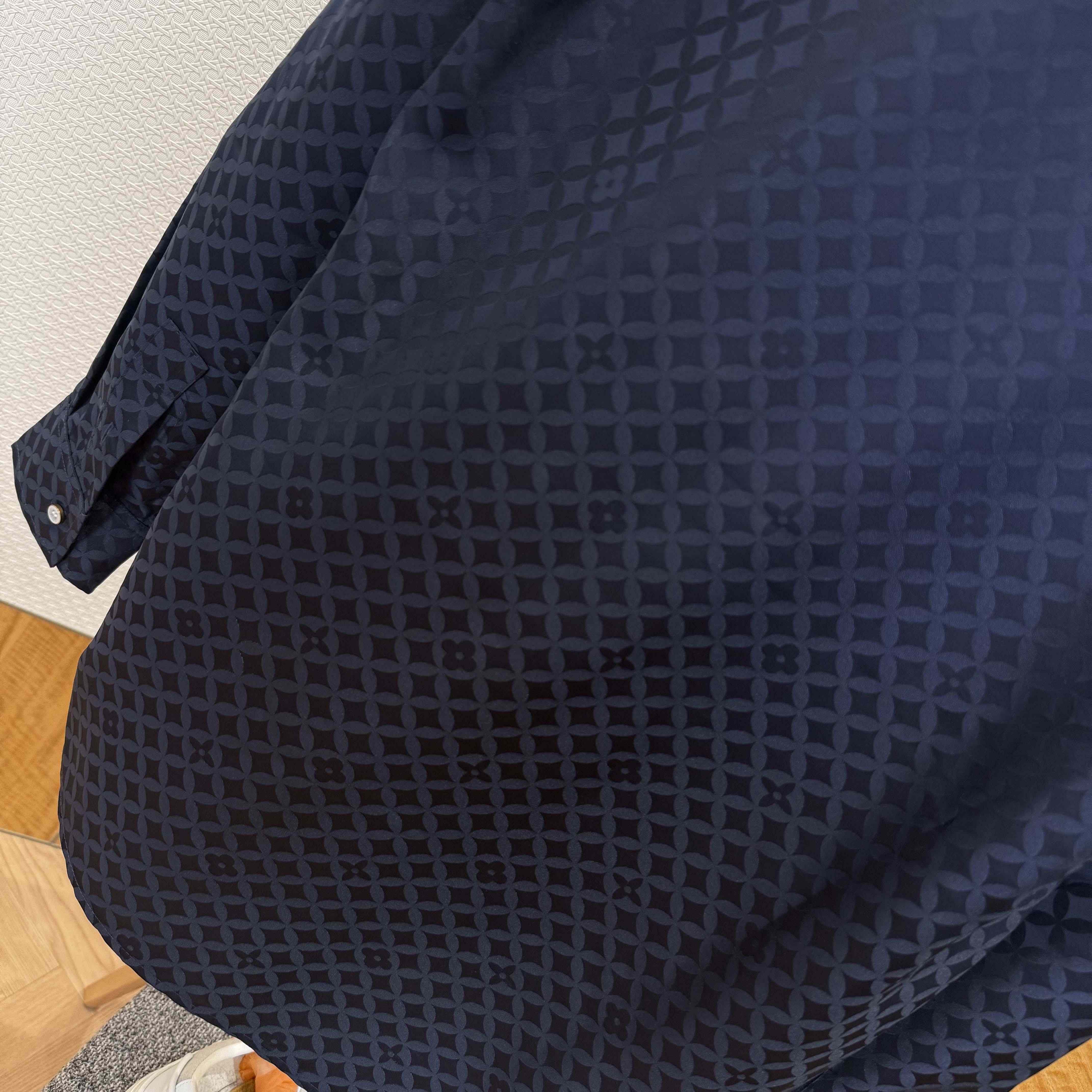 Louis Vuitton Graphic Jacquard Long-Sleeved Kimono Shirt   1AIMGI - FashionPlug