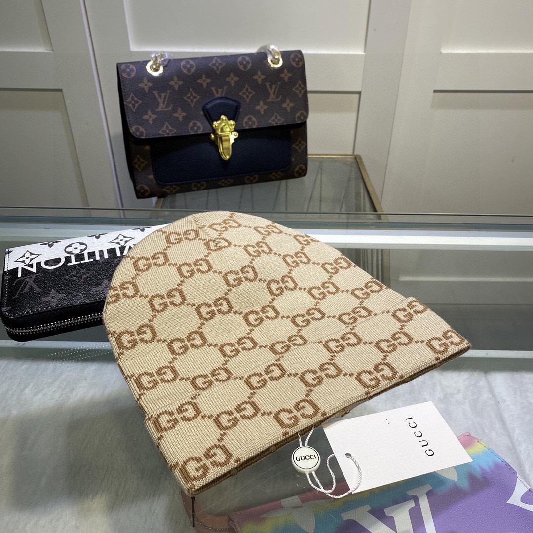 Gucci Beanie  - FashionPlug