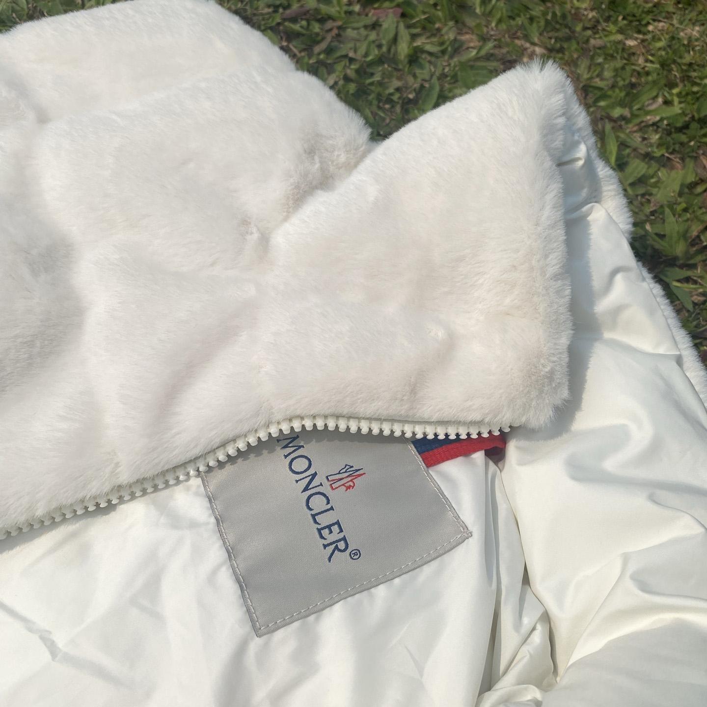 Moncler Arques Fleece-texture Gilet - FashionPlug