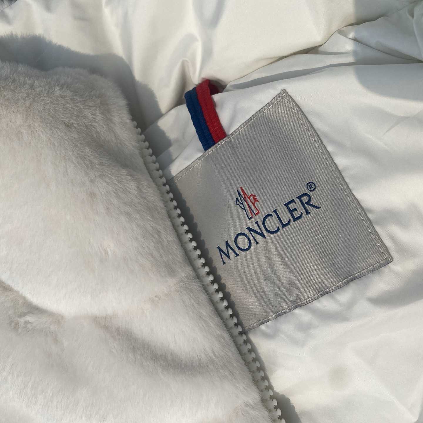 Moncler Arques Fleece-texture Gilet - FashionPlug