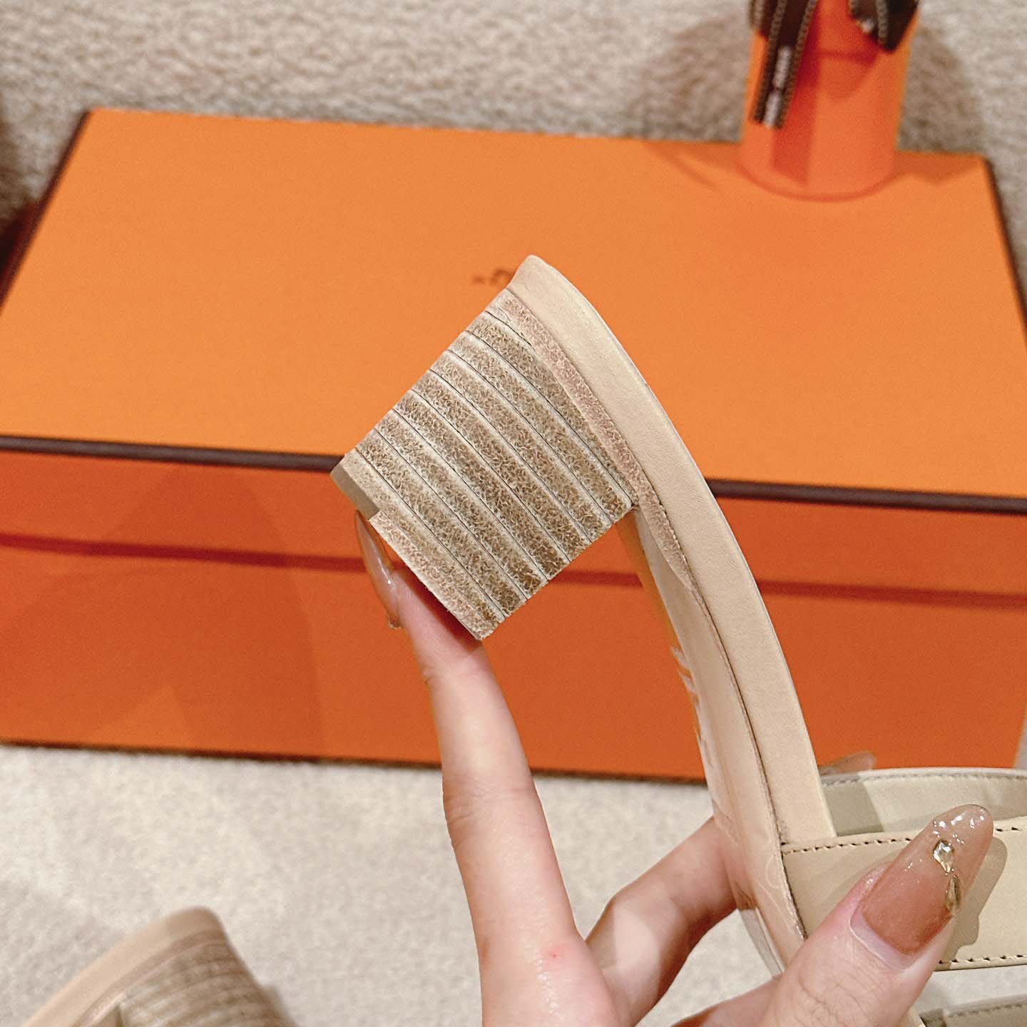 Hermes Oasis Sandal - FashionPlug