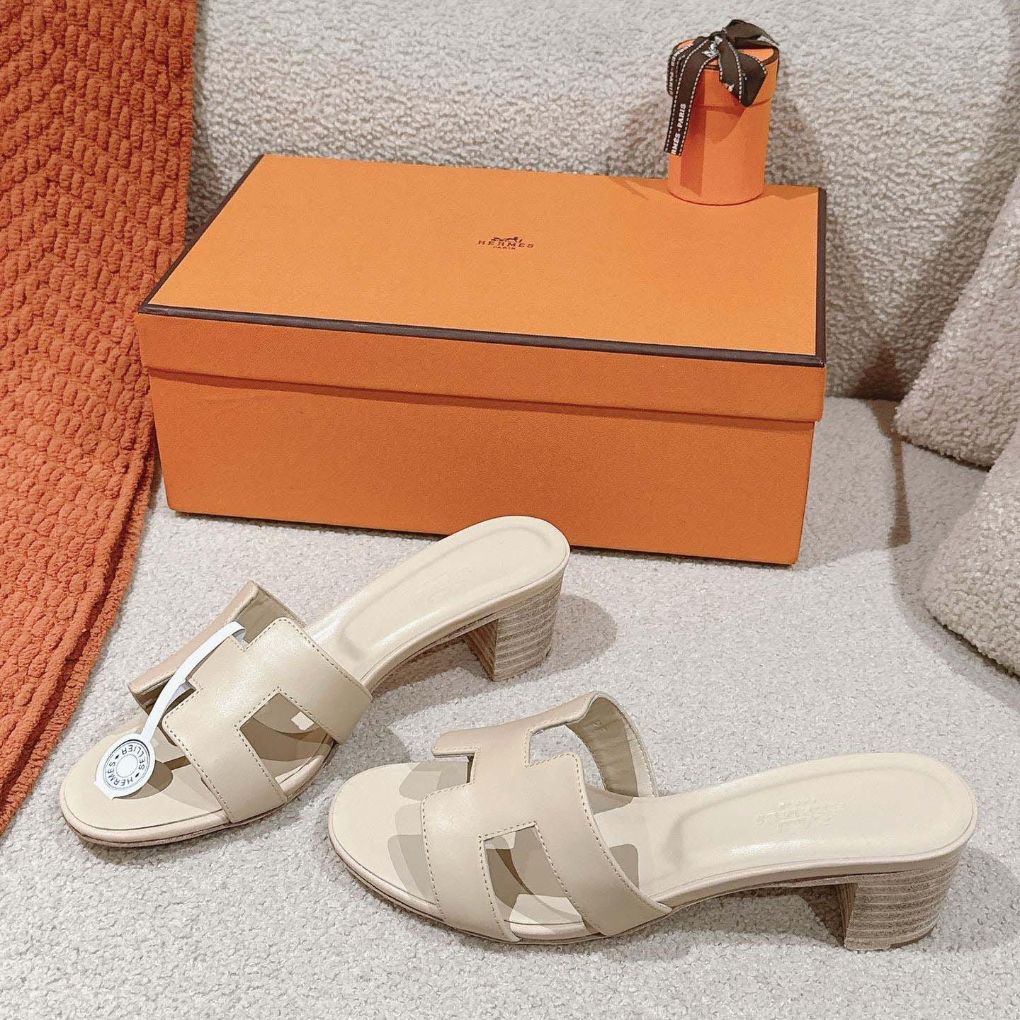 Hermes Oasis Sandal - FashionPlug