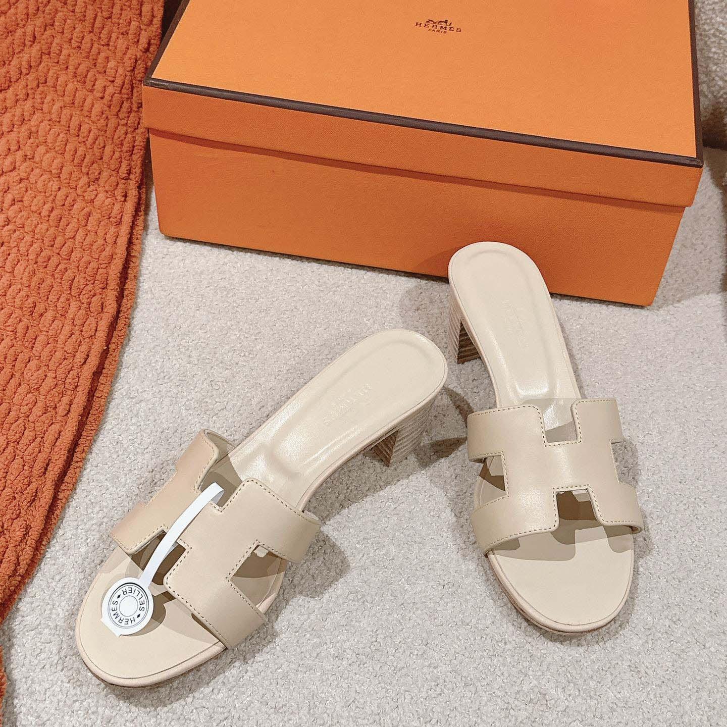 Hermes Oasis Sandal - FashionPlug