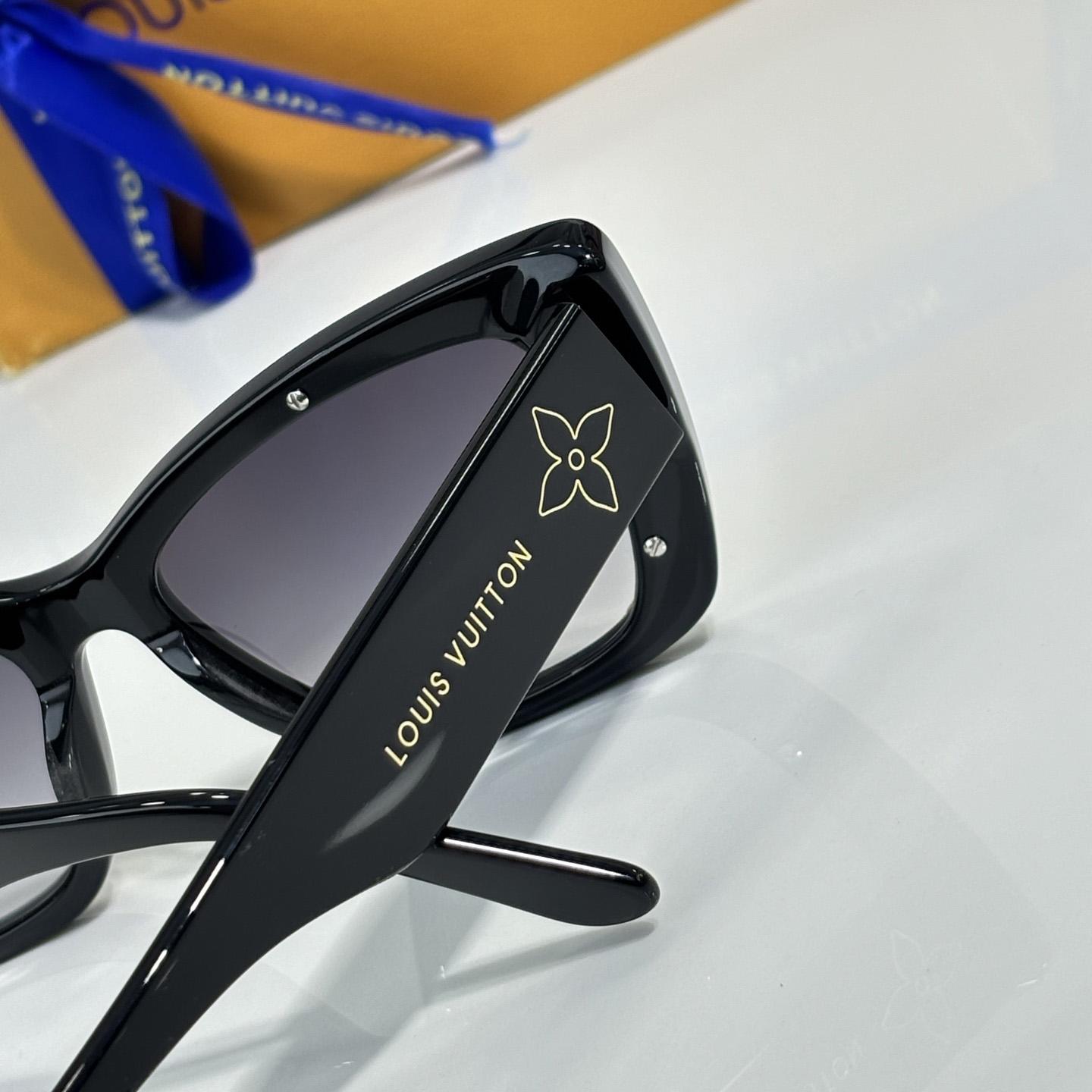 Louis Vuitton Z2007USunglasses    - FashionPlug