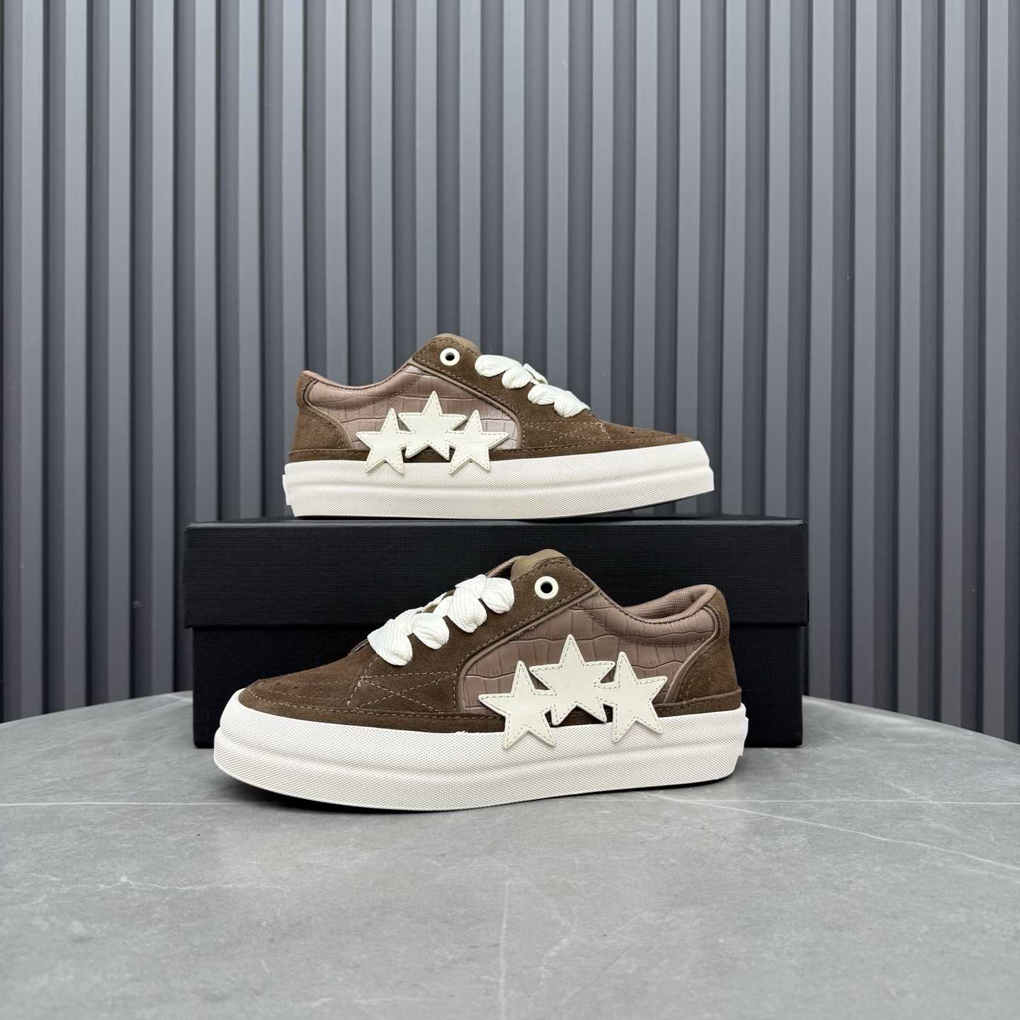 Amiri Star-embellished Suede Trainers - FashionPlug