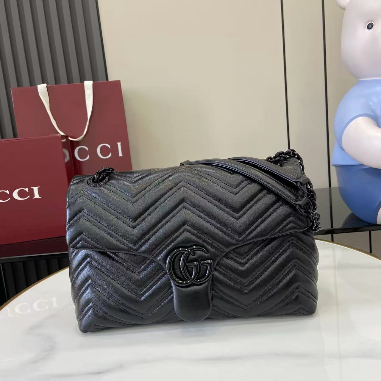 Gucci GG Marmont Medium Shoulder Bag - FashionPlug