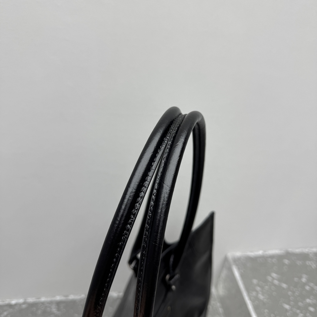 Balenciaga Le City Tote Bag Medium In Black - FashionPlug