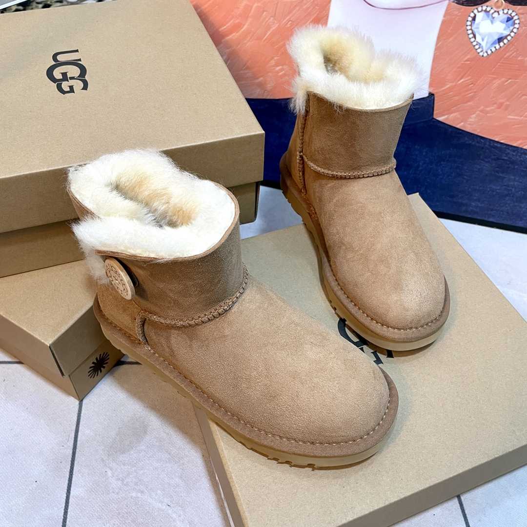 Ugg Boots - FashionPlug