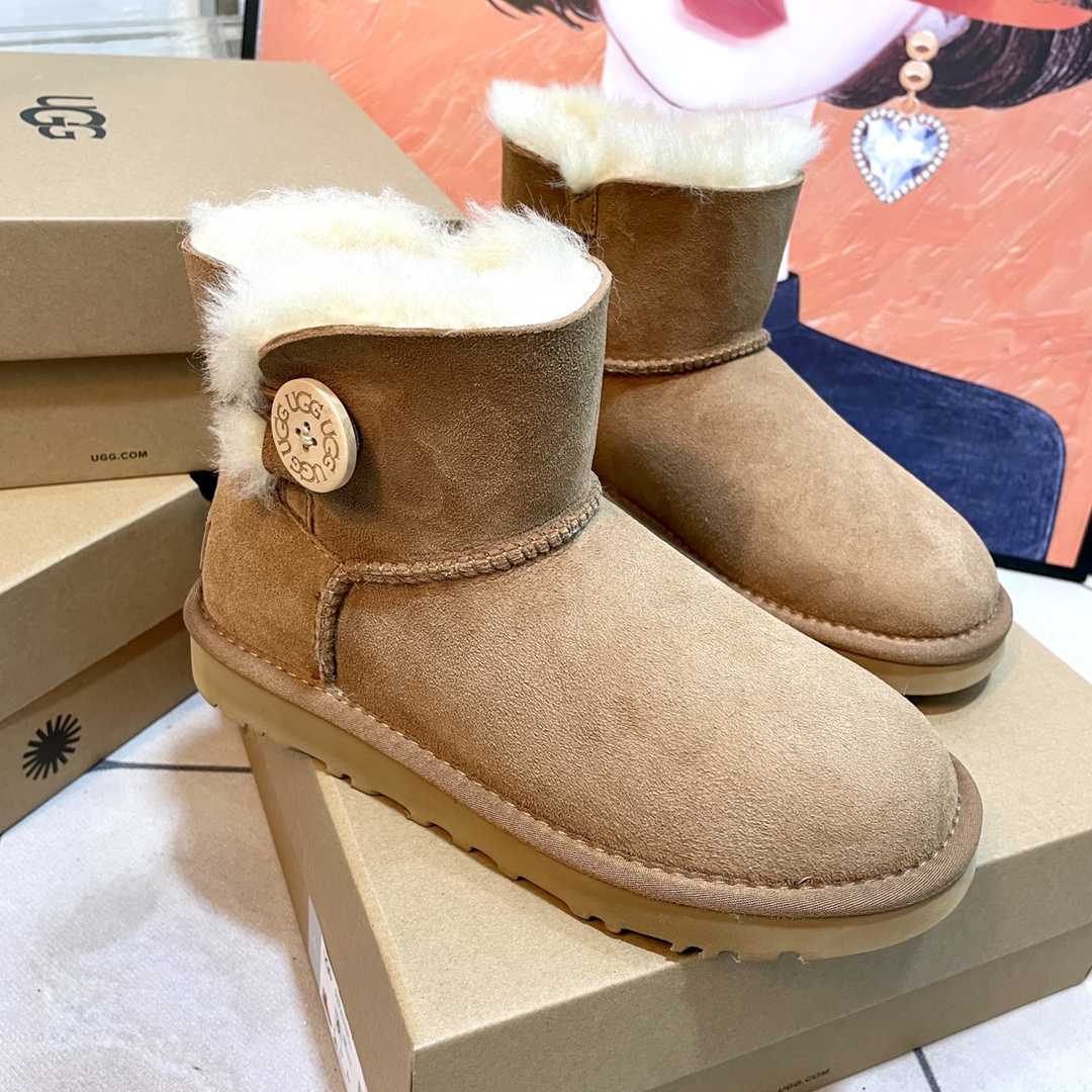 Ugg Boots - FashionPlug