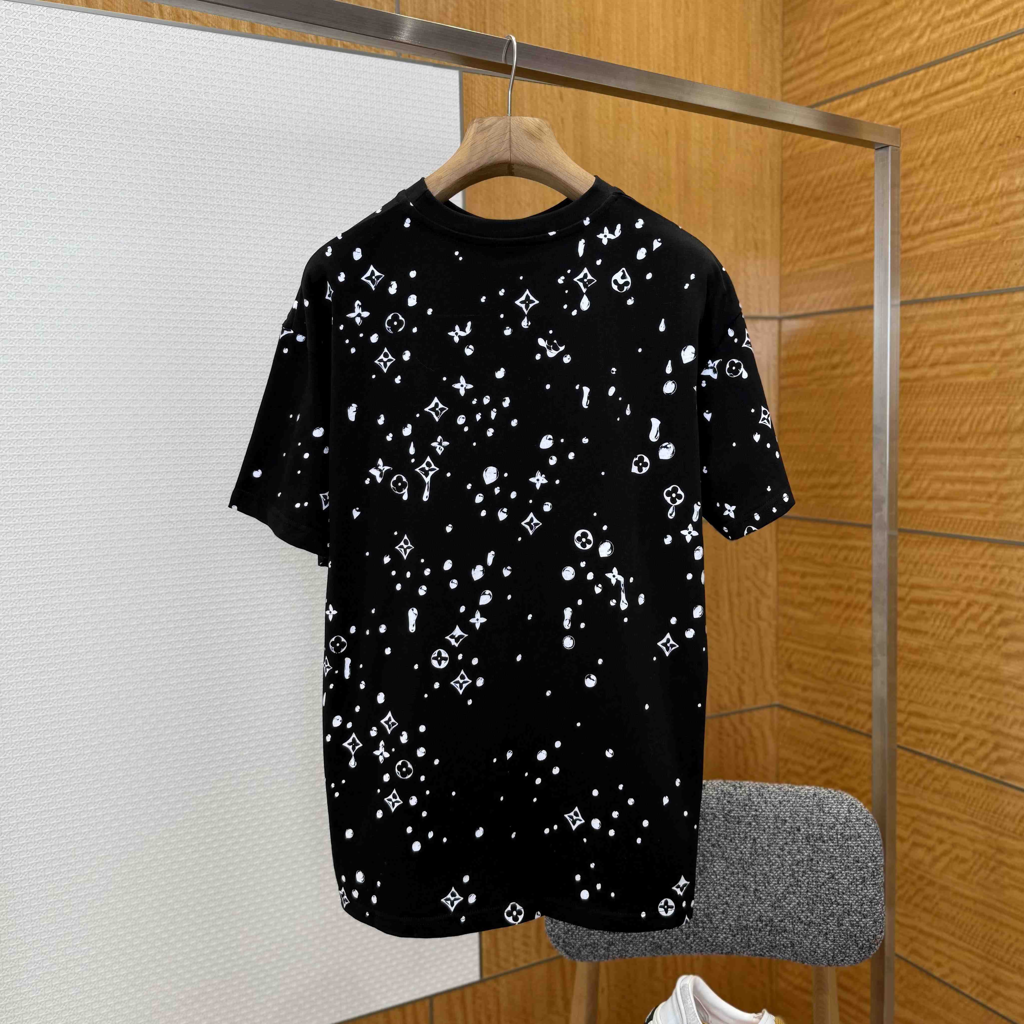 Louis Vuitton Monogram Short-Sleeved T-Shirt   1AJCBF - FashionPlug