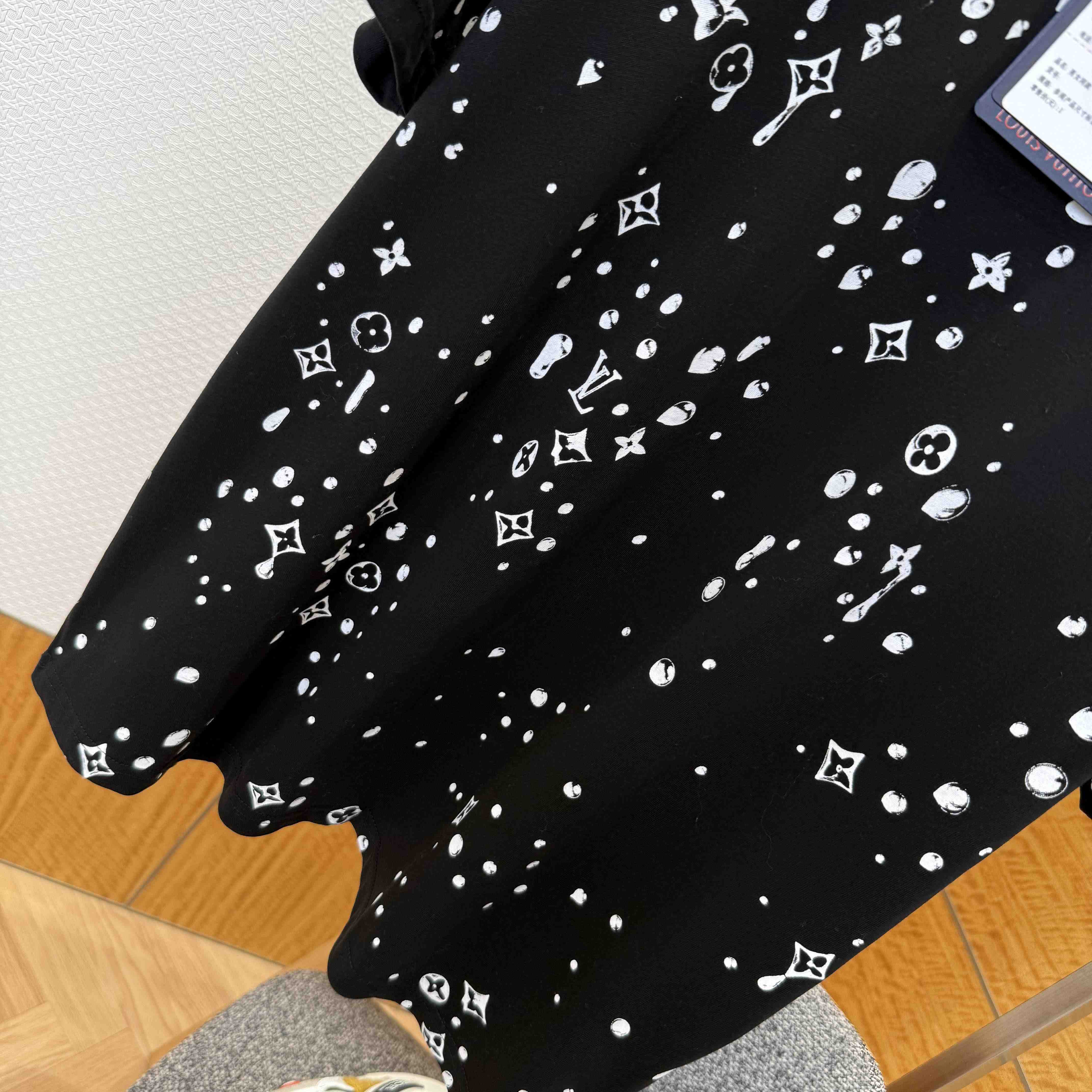 Louis Vuitton Monogram Short-Sleeved T-Shirt   1AJCBF - FashionPlug