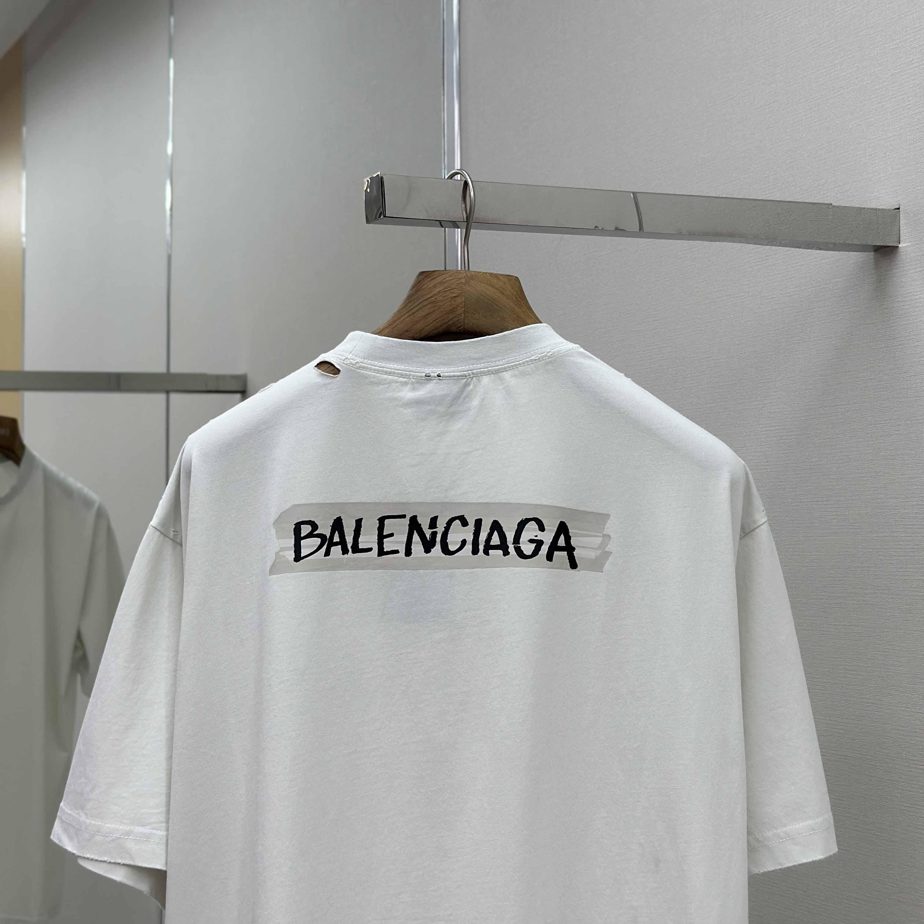 Balenciaga T-Shirt Medium Fit  - FashionPlug