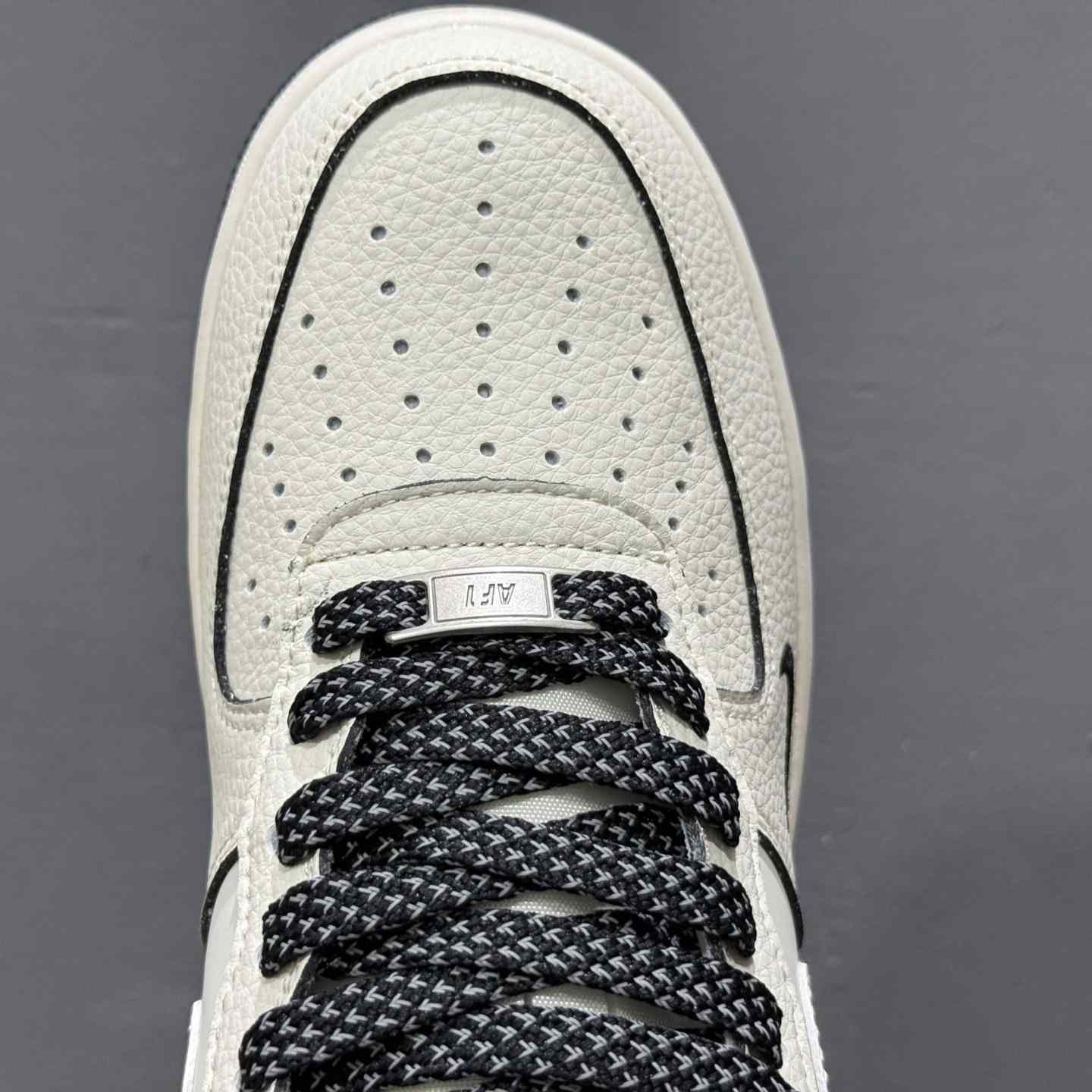 Supreme x Nike Air Force 1 ’07 Low “Sail / Black Trim” – XX3168-220 - FashionPlug