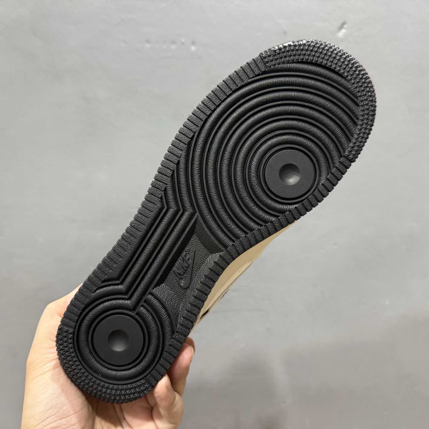 Supreme x Nike Air Force 1 ’07 Low “Sail / Black Trim” – XX3168-220 - FashionPlug