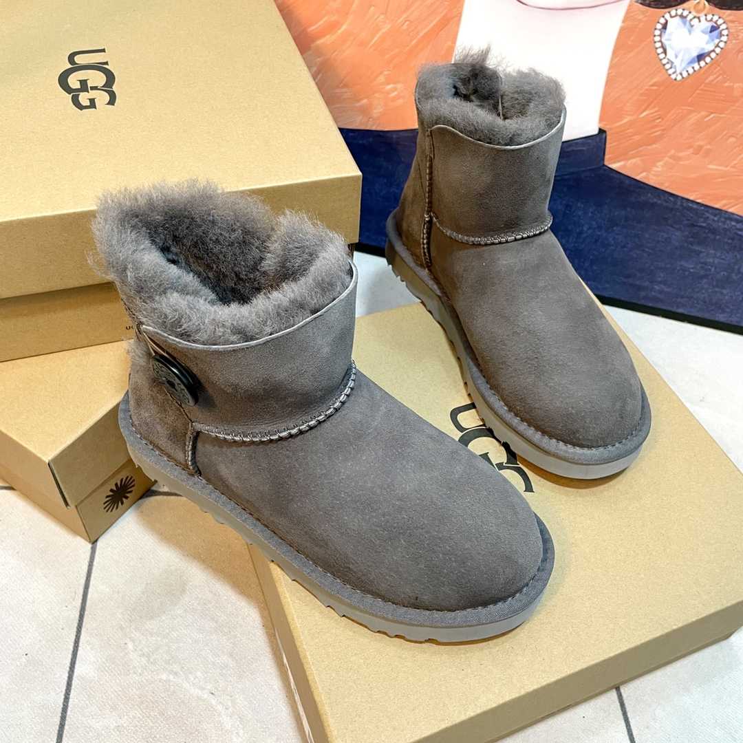 Ugg Boots - FashionPlug