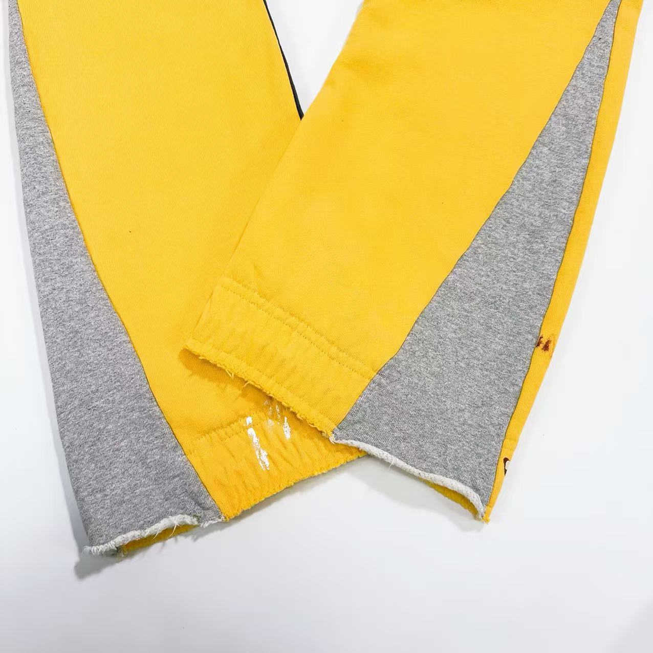 Gallery Dept. Sweatpants - FashionPlug