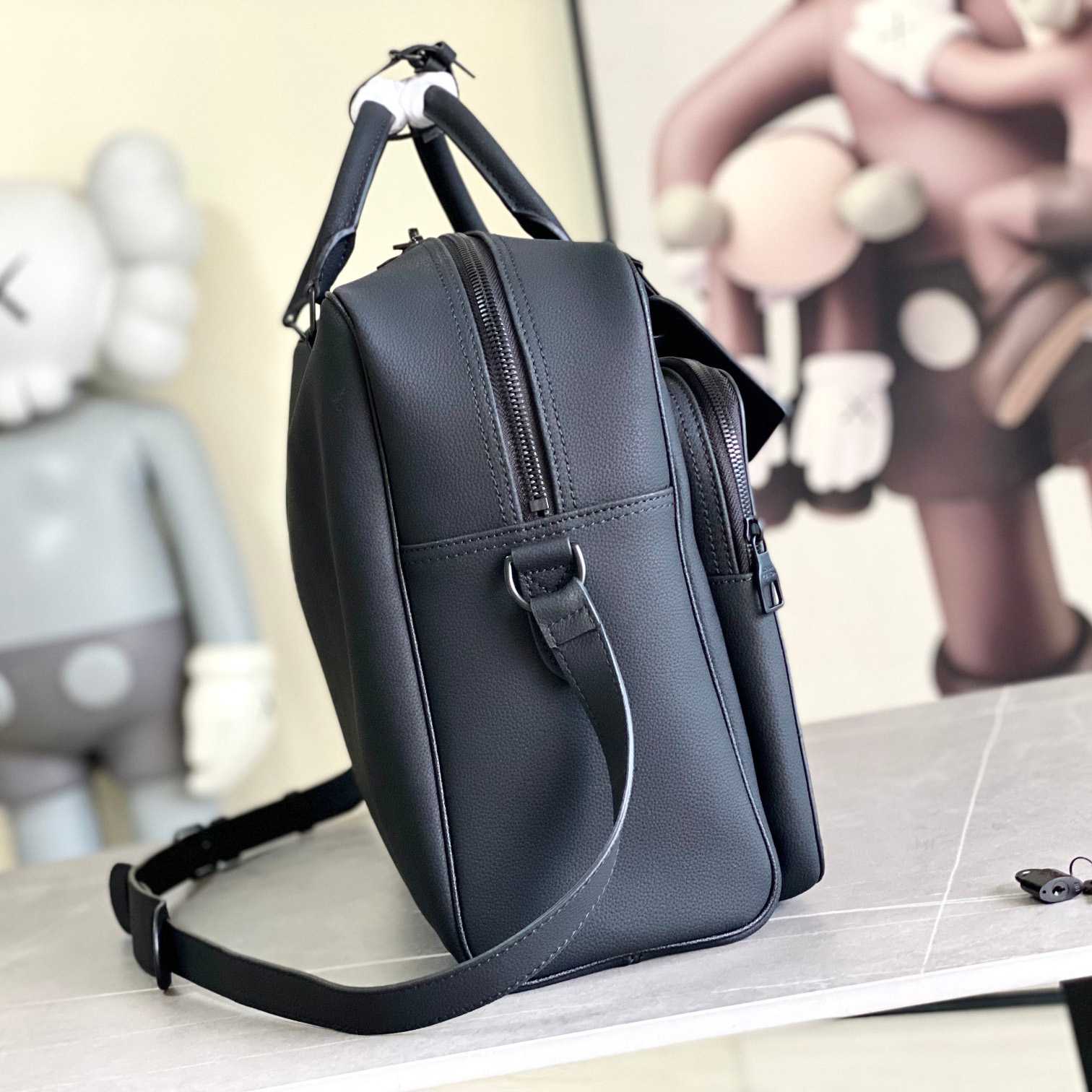 Louis Vuitton Weekender Bag   M26075 - FashionPlug