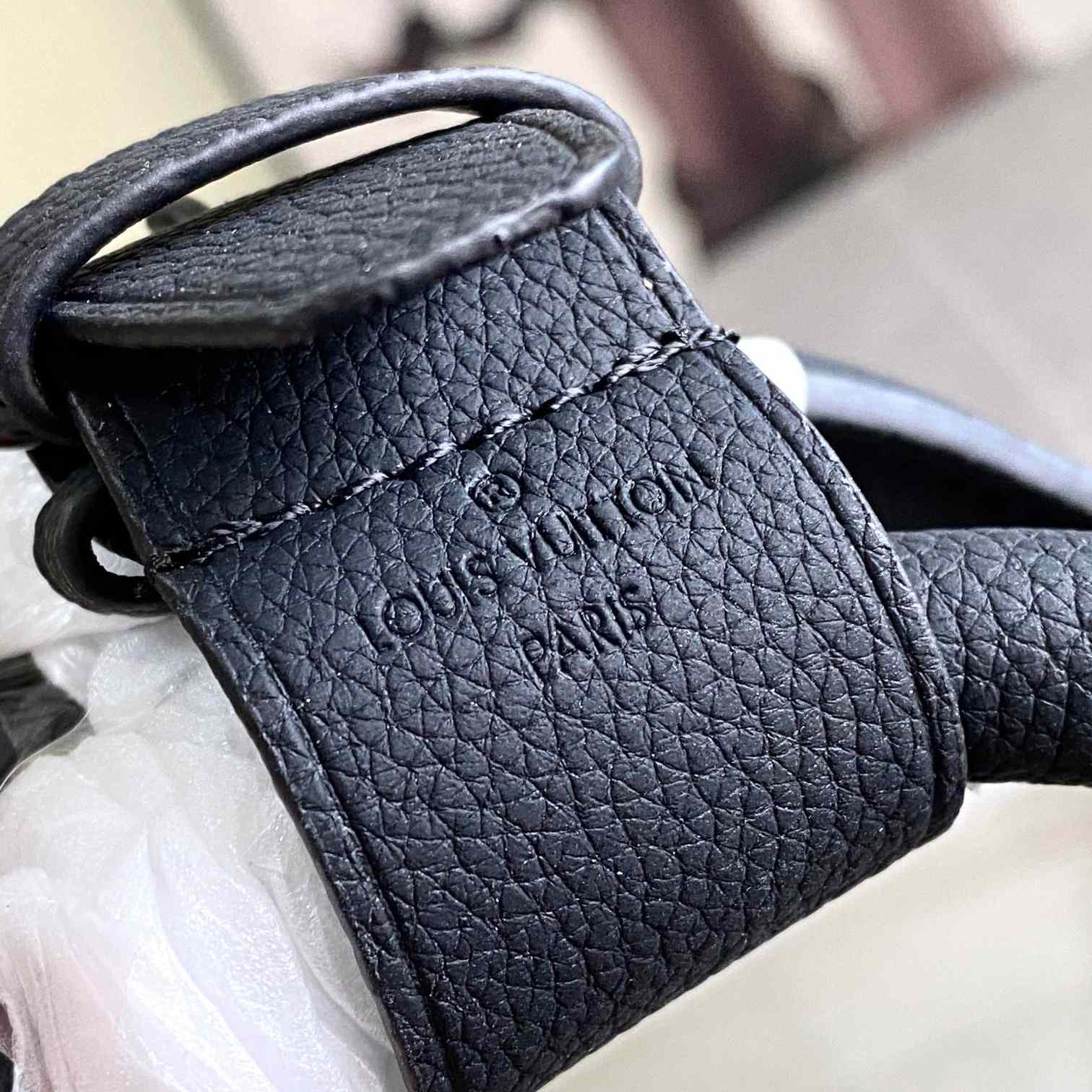 Louis Vuitton Weekender Bag   M26075 - FashionPlug