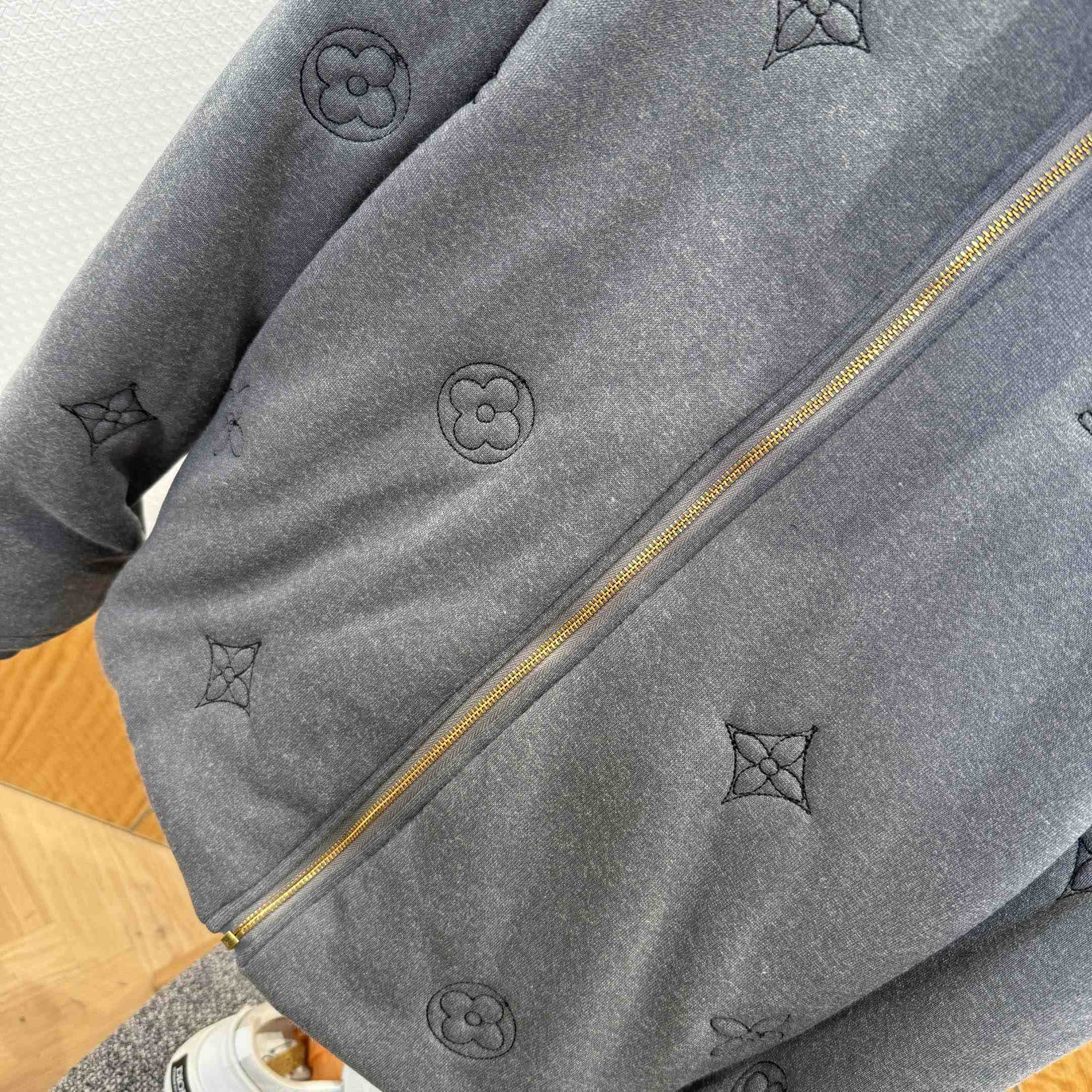 Louis Vuitton Elegant Monogram Knitted Down Blouson  1AJBWO - FashionPlug