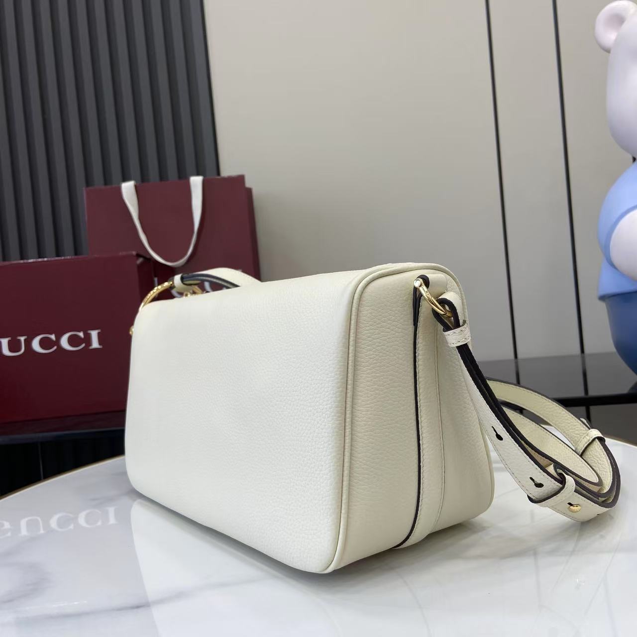 Gucci Half Horsebit Medium Shoulder Bag - FashionPlug
