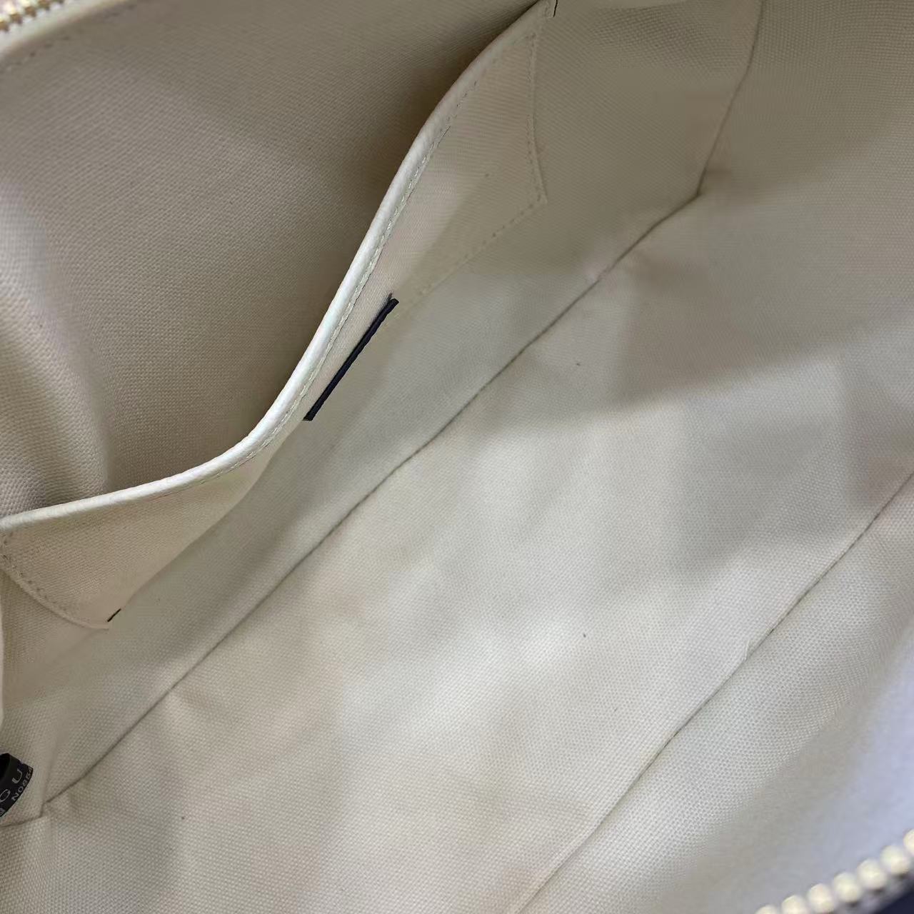 Gucci Half Horsebit Medium Shoulder Bag - FashionPlug
